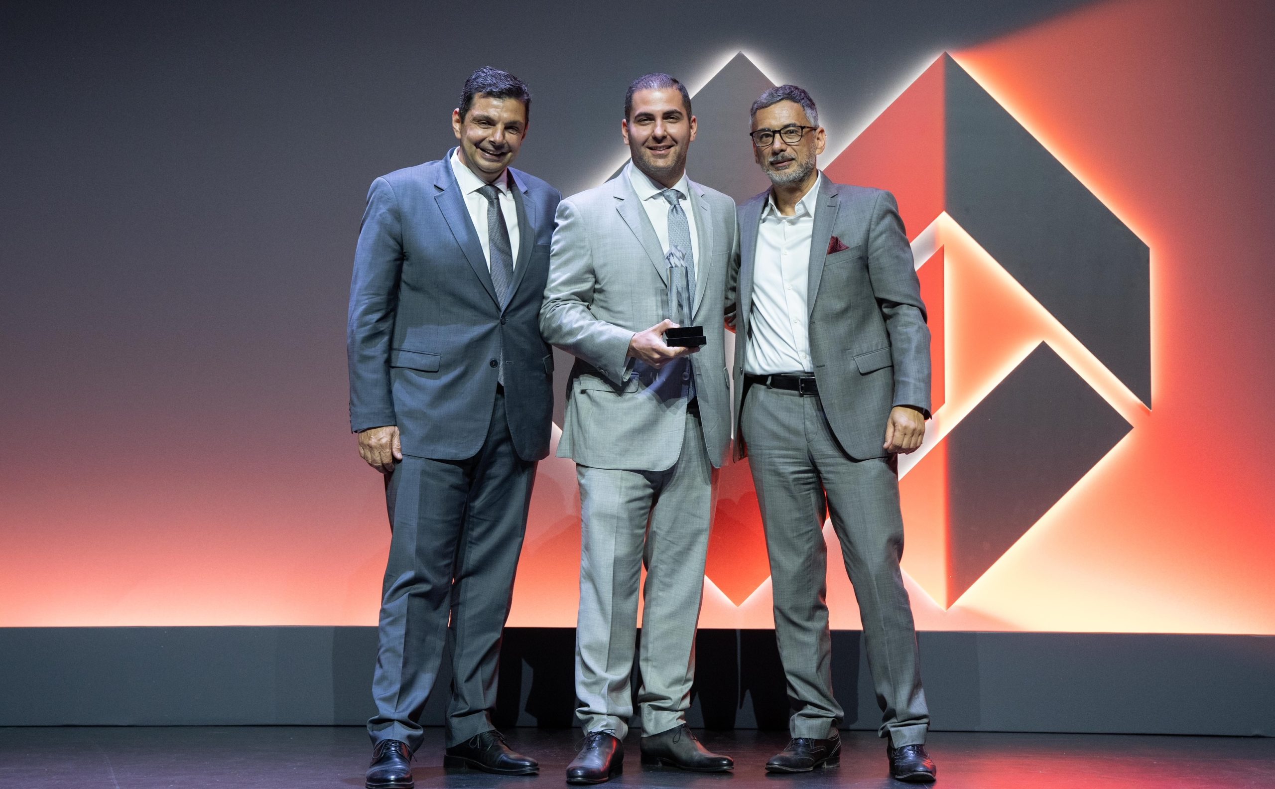 Τρεις διακρίσεις για τη MEGA BROKERS στα Sales Awards της INTERAMERICAN