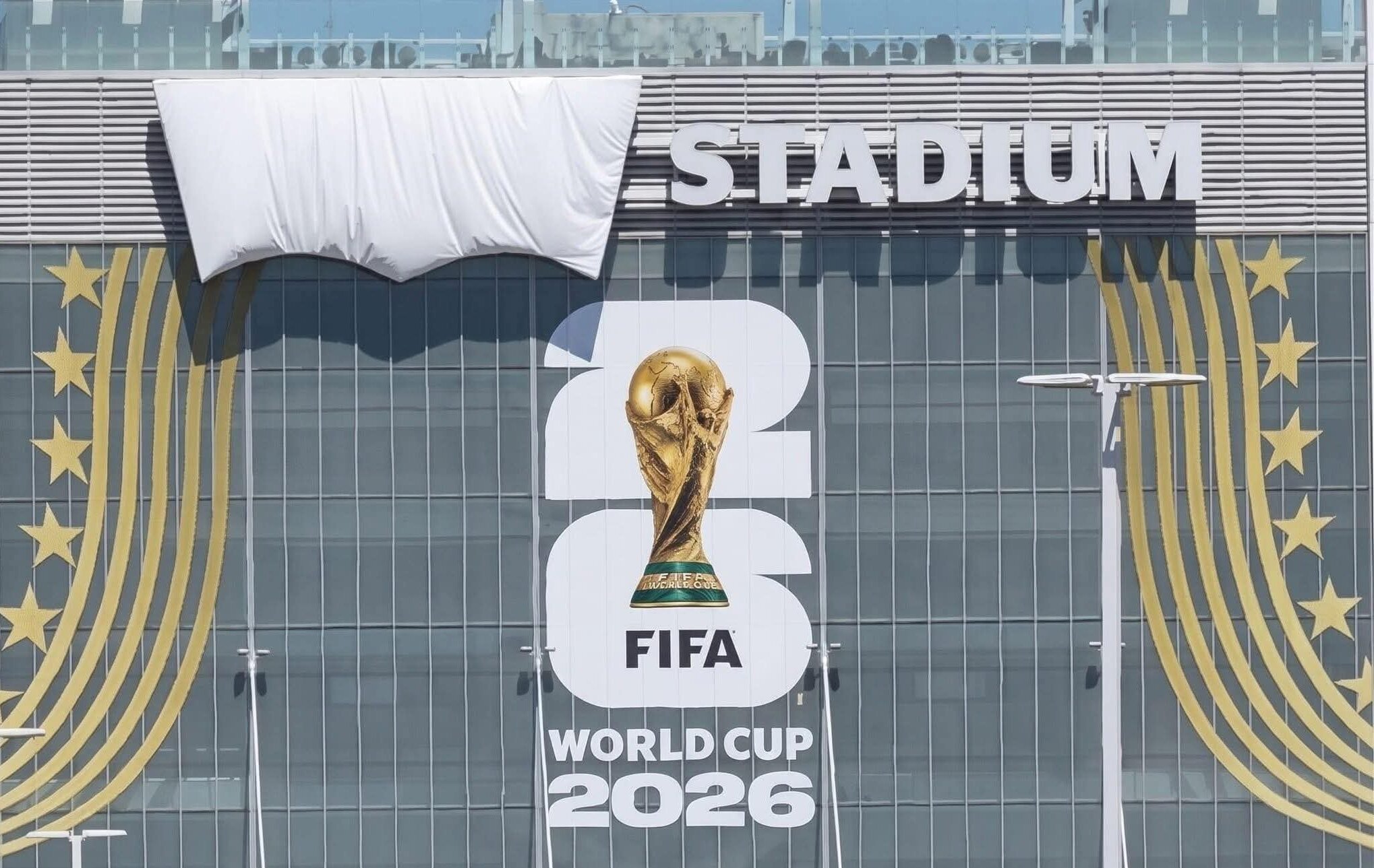 Μουντιάλ: Πώς η FIFA έκανε δωρεάν διαφήμιση σε Levi’s, Heinz και Beats (pics,vids)