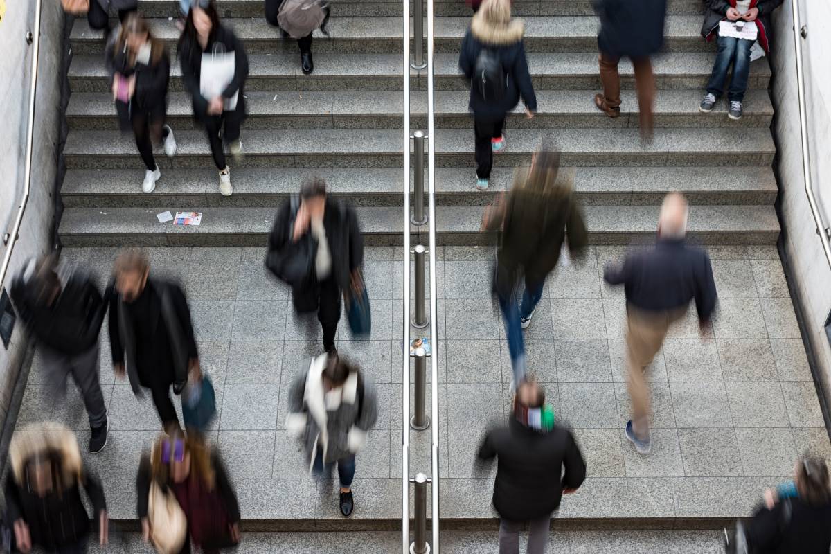 Ανάπτυξη χωρίς ευημερία; Γιατί οι Έλληνες δεν νιώθουν την οικονομική ανάκαμψη
