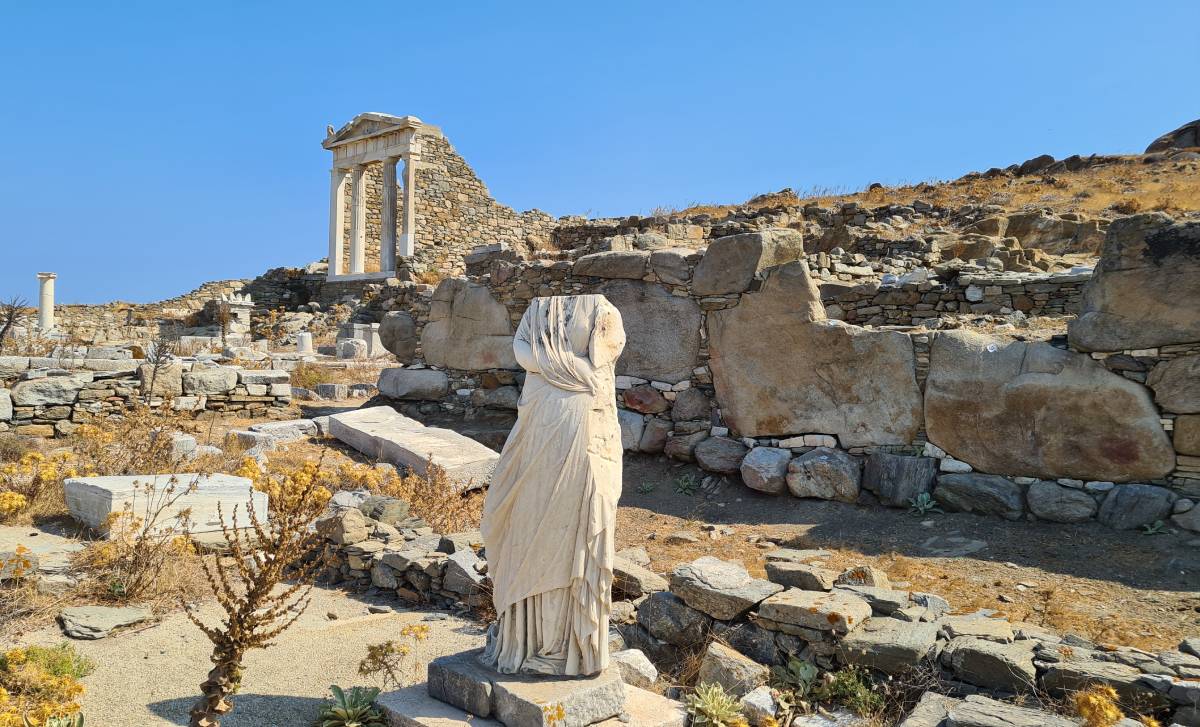 Μελέτη για τη Δήλο: Το νησί βυθίζεται κατά 1 εκατοστό τον χρόνο – Πώς απειλείται ένας από τους σημαντικότερους αρχαιολογικούς χώρους της Μεσογείου