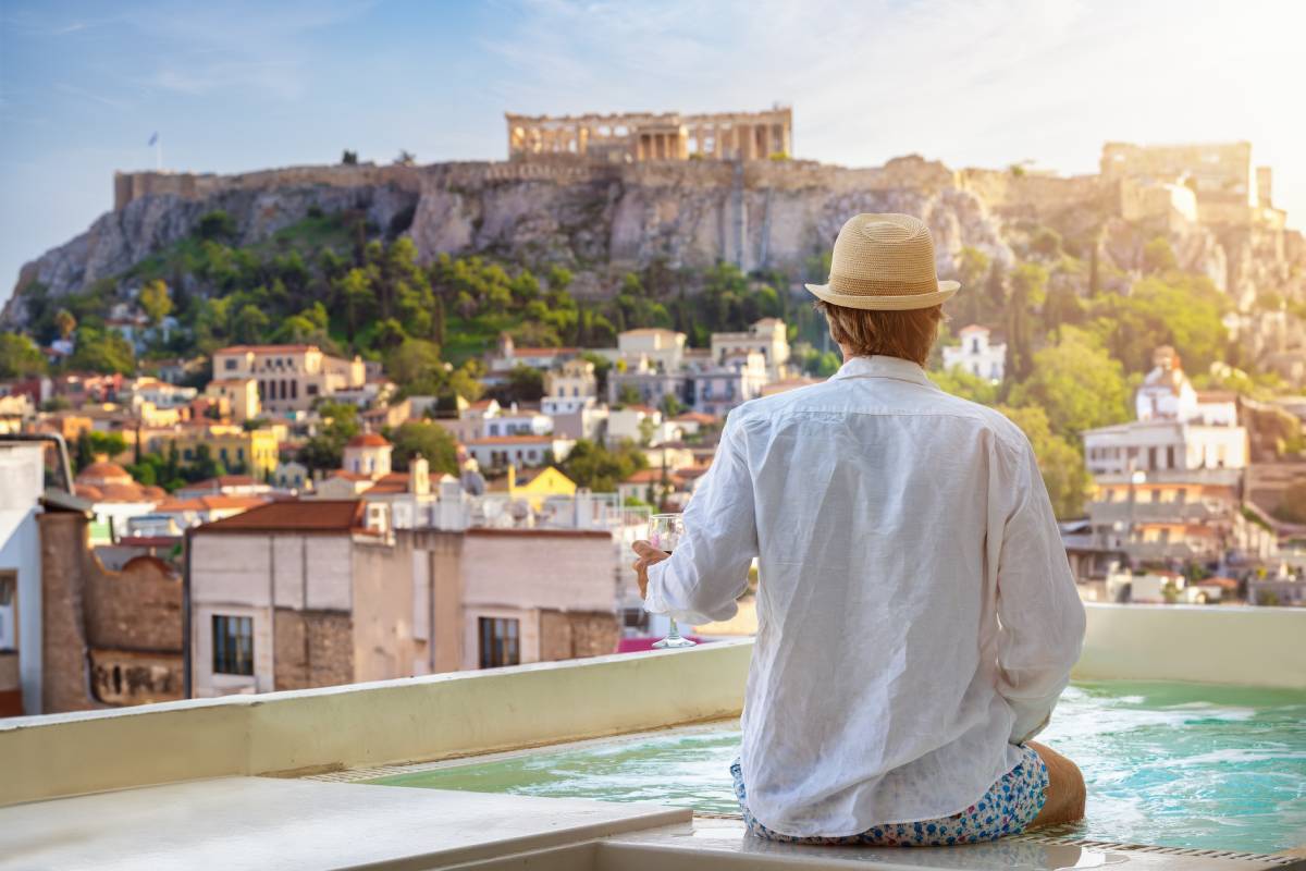 Χρυσή Βίζα, φορολογικά κίνητρα και lifestyle: Γιατί η Ελλάδα «κερδίζει» τους πλούσιους του κόσμου