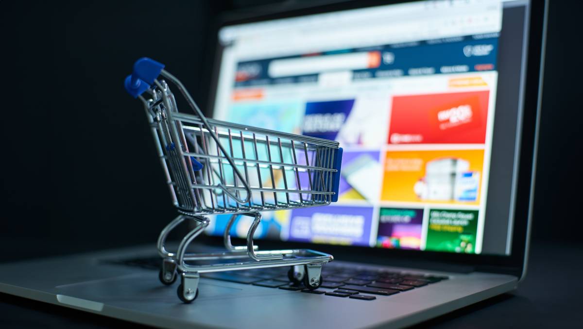 Νέο «καπέλο» στις online αγορές: Πότε ένα δέμα των 10 ευρώ θα χρεώνεται 9 ευρώ επιπλέον