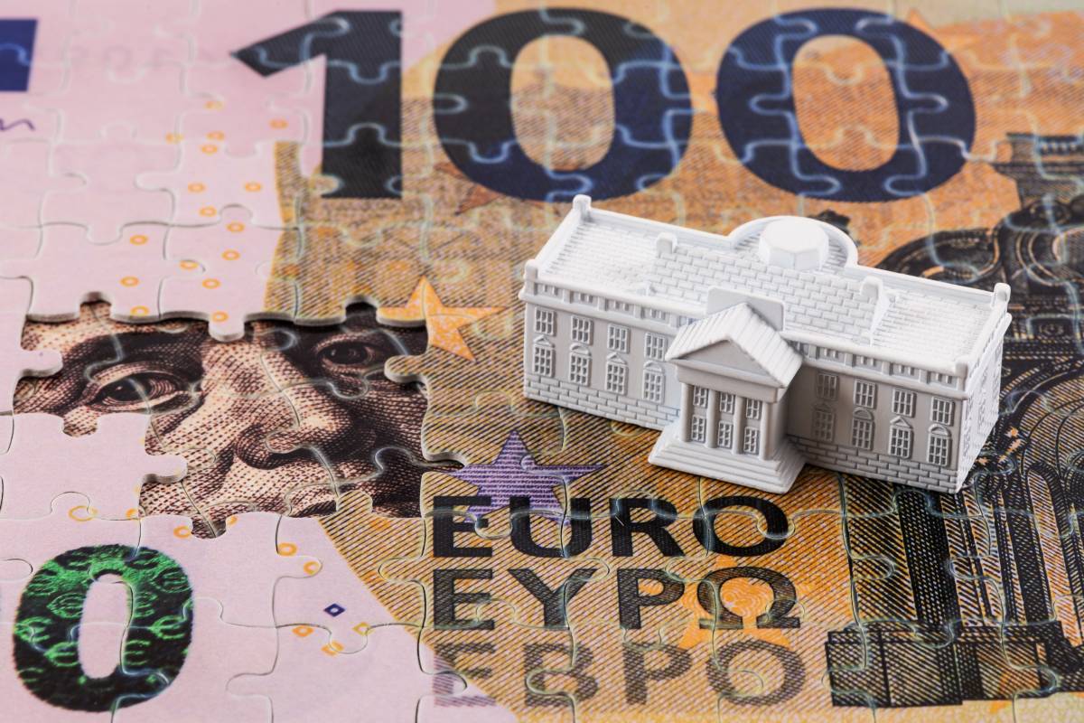 Bank of America: Έρχεται δύσκολο καλοκαίρι για το ευρώ – «Στοιχηματίζει» στο δολάριο