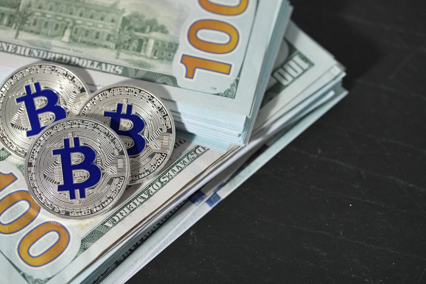 Wall Street εναντίον crypto: Η μάχη για το μέλλον του χρήματος