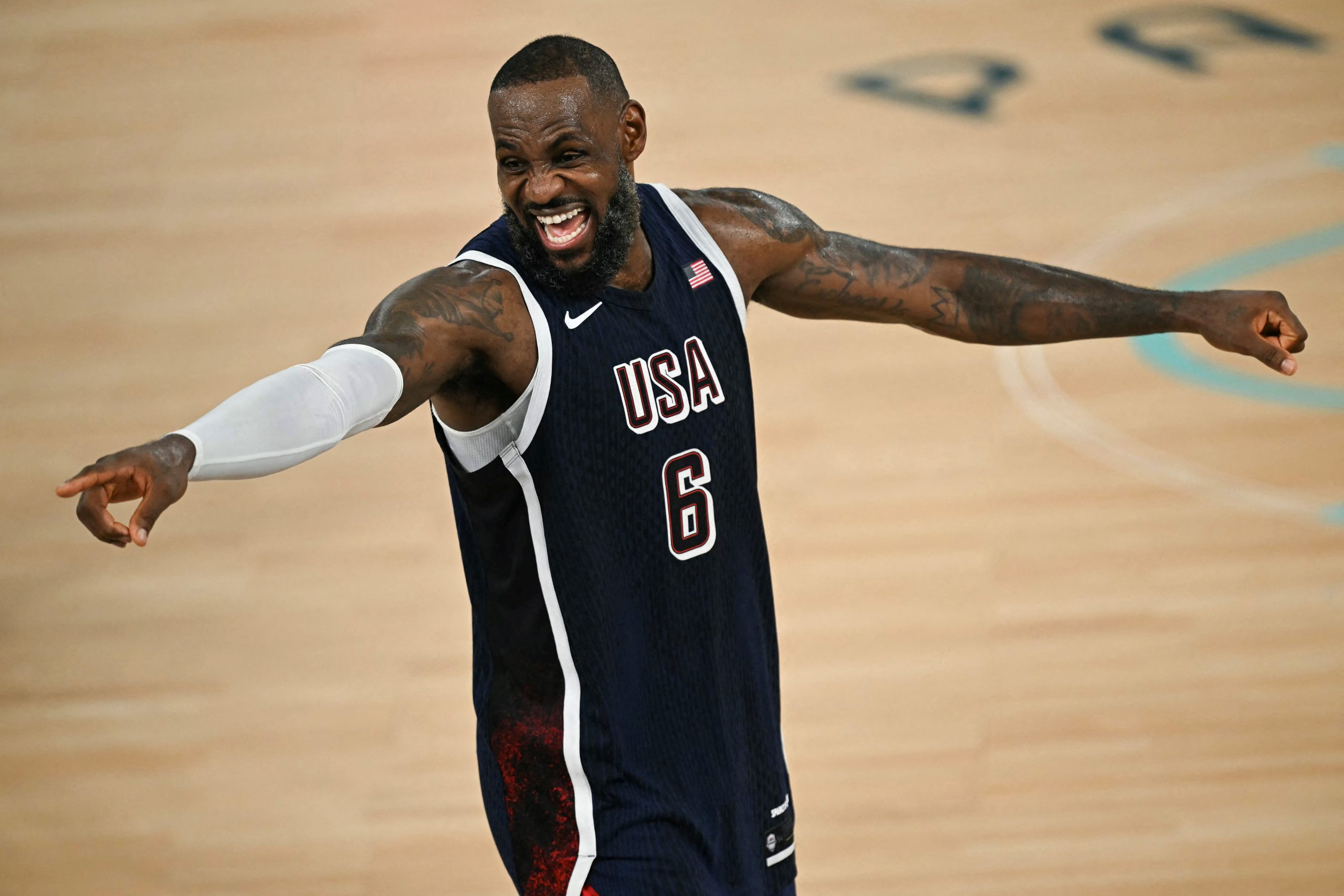 ΛεΜπρόν Τζέιμς: Υπέγραψε στους Philadelphia 76ers με συμβόλαιο 8 εκατ. δολαρίων