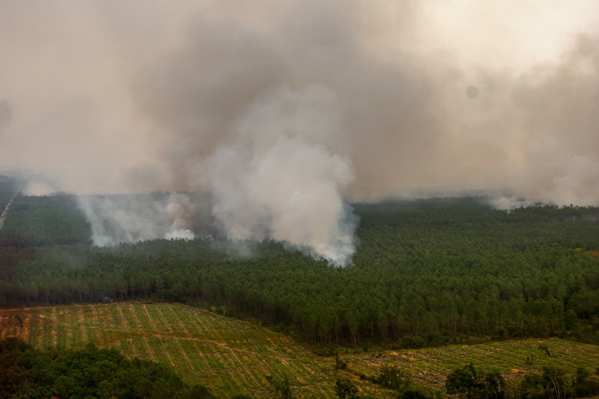 Meteo: Πάνω από 500 χιλιόμετρα διένυσε ο καπνός από τις φωτιές στη Γαλλία