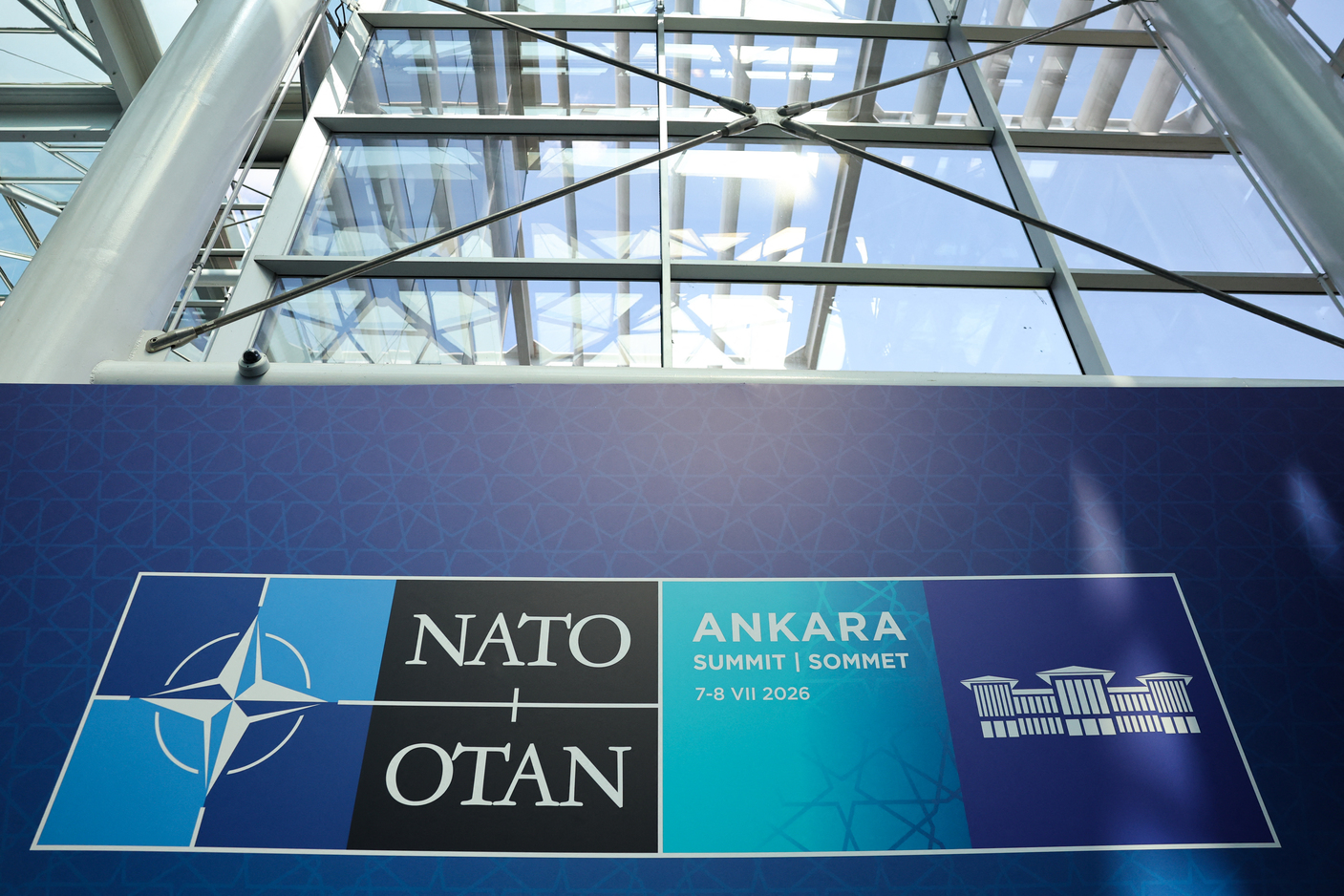 Ιδρύεται παγκόσμια τράπεζα για την Άμυνα: Στα ιδρυτικά μέλη η Ελλάδα – Τα οφέλη
