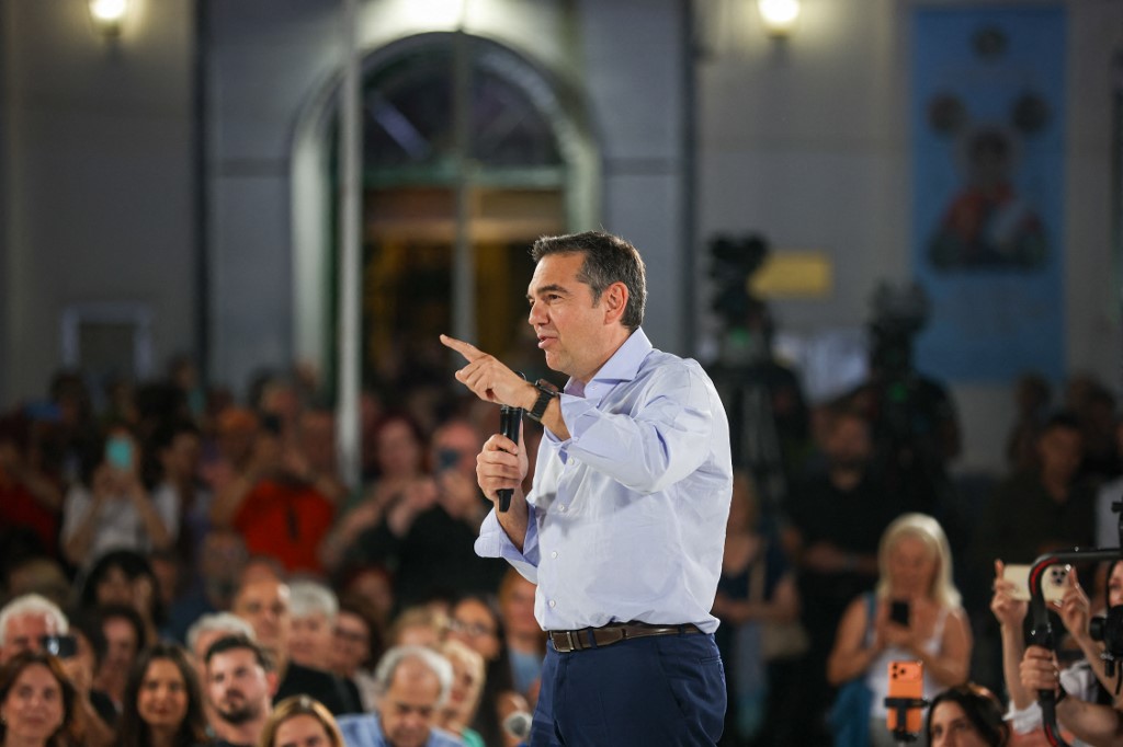 Τσίπρας: Κατάργηση Πανελλαδικών, αυξήσεις στους εκπαιδευτικούς και νέο υπουργείο Έρευνας
