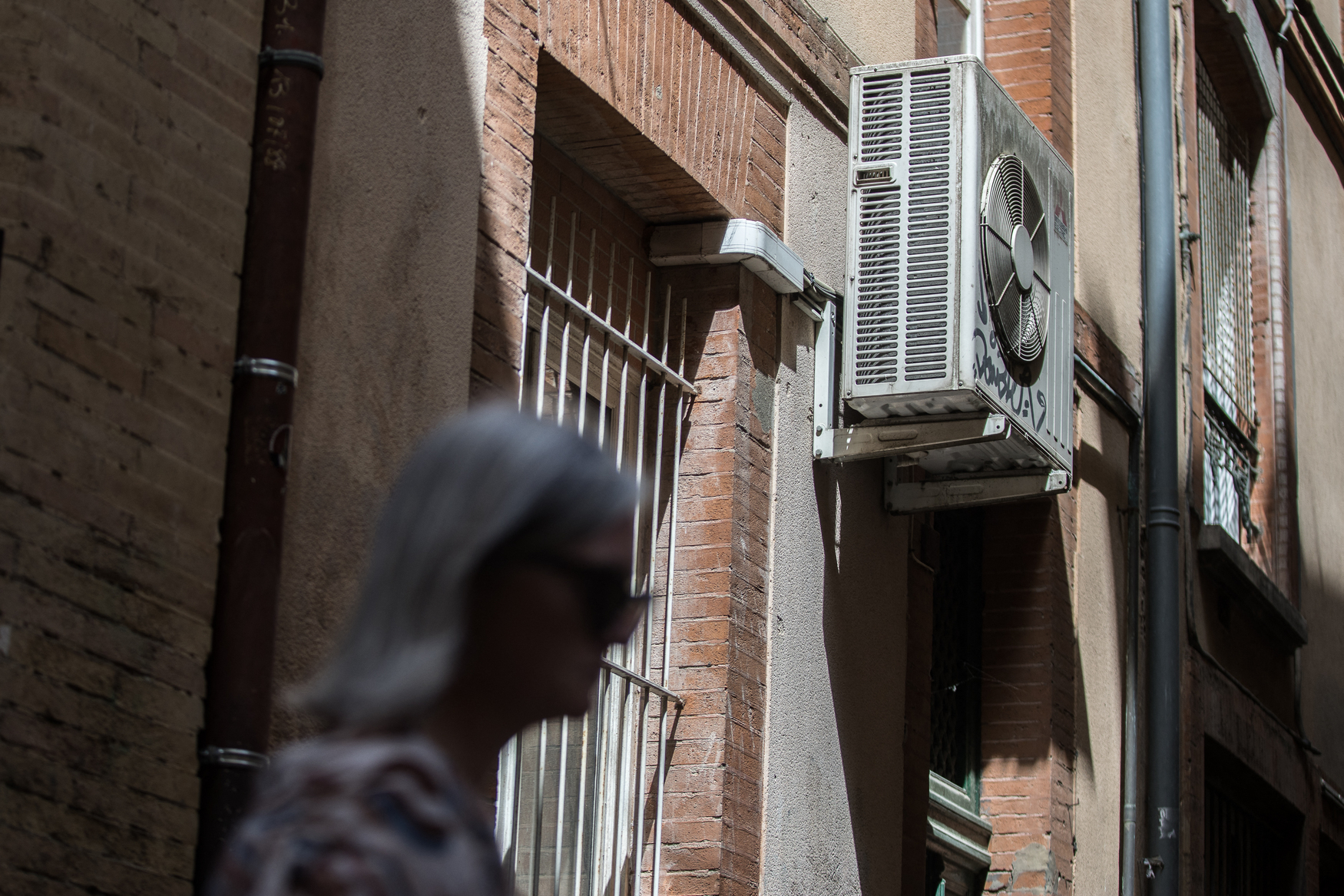 Οι καύσωνες εκτοξεύουν τη ζήτηση για κλιματιστικά στην Ευρώπη – Πώς κερδίζουν έδαφος οι κινεζικές εταιρείες