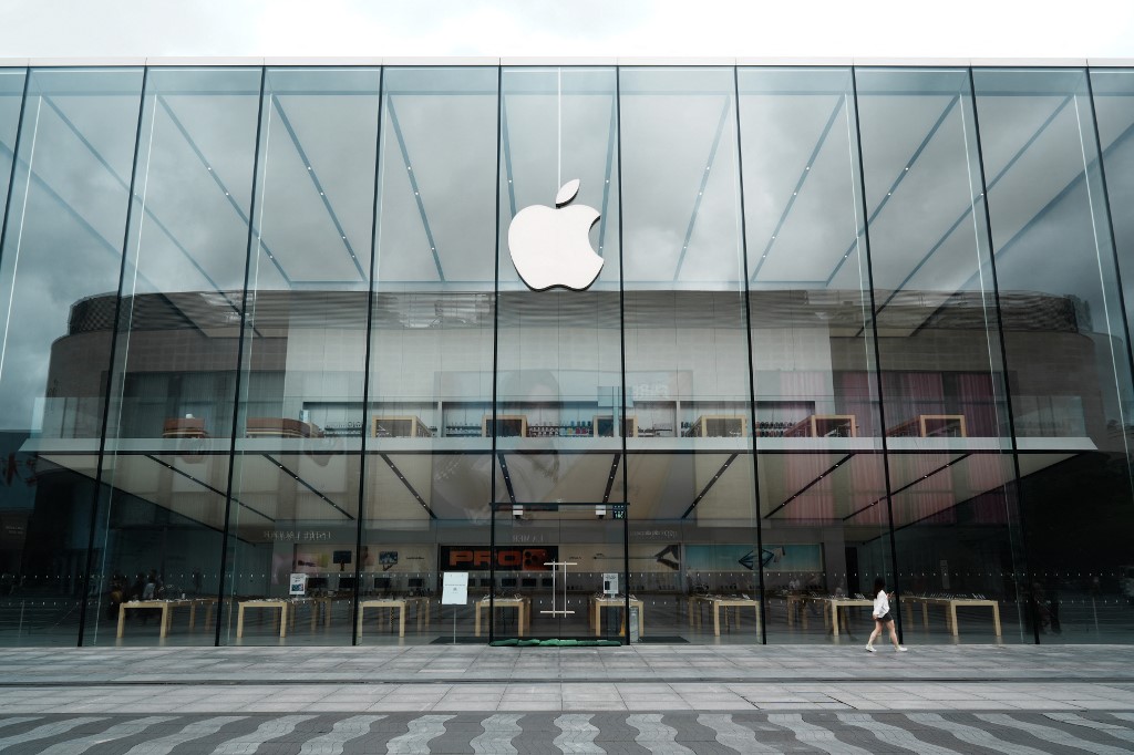 Η Apple ξανά στην κορυφή του κόσμου – Γιατί κερδίζει από το AI χωρίς να ξοδεύει όπως οι ανταγωνιστές της