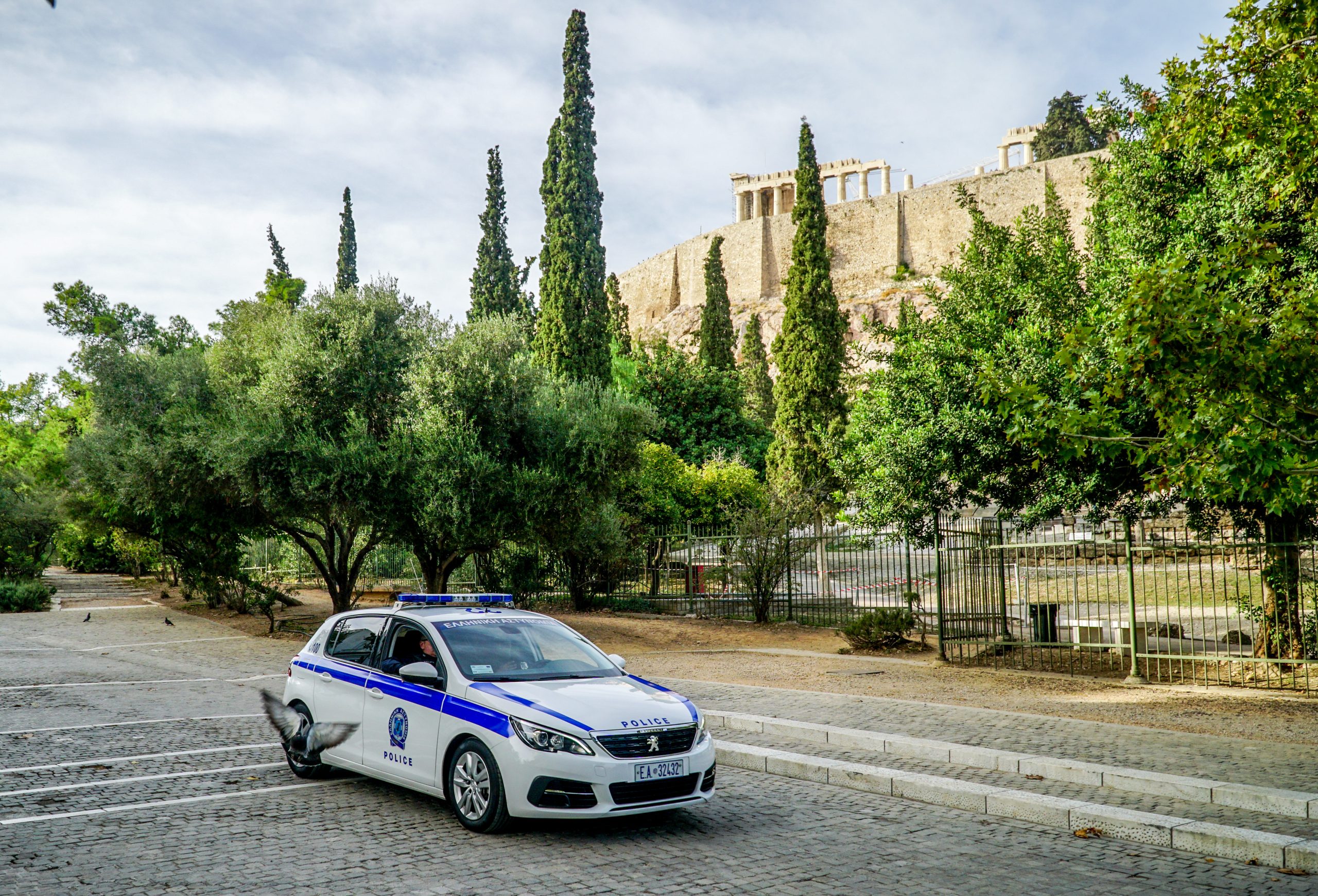 Συναγερμός στην Ακρόπολη: Άνδρας με μαχαίρι τραυμάτισε δύο Αμερικανούς τουρίστες – Συνελήφθη ο δράστης