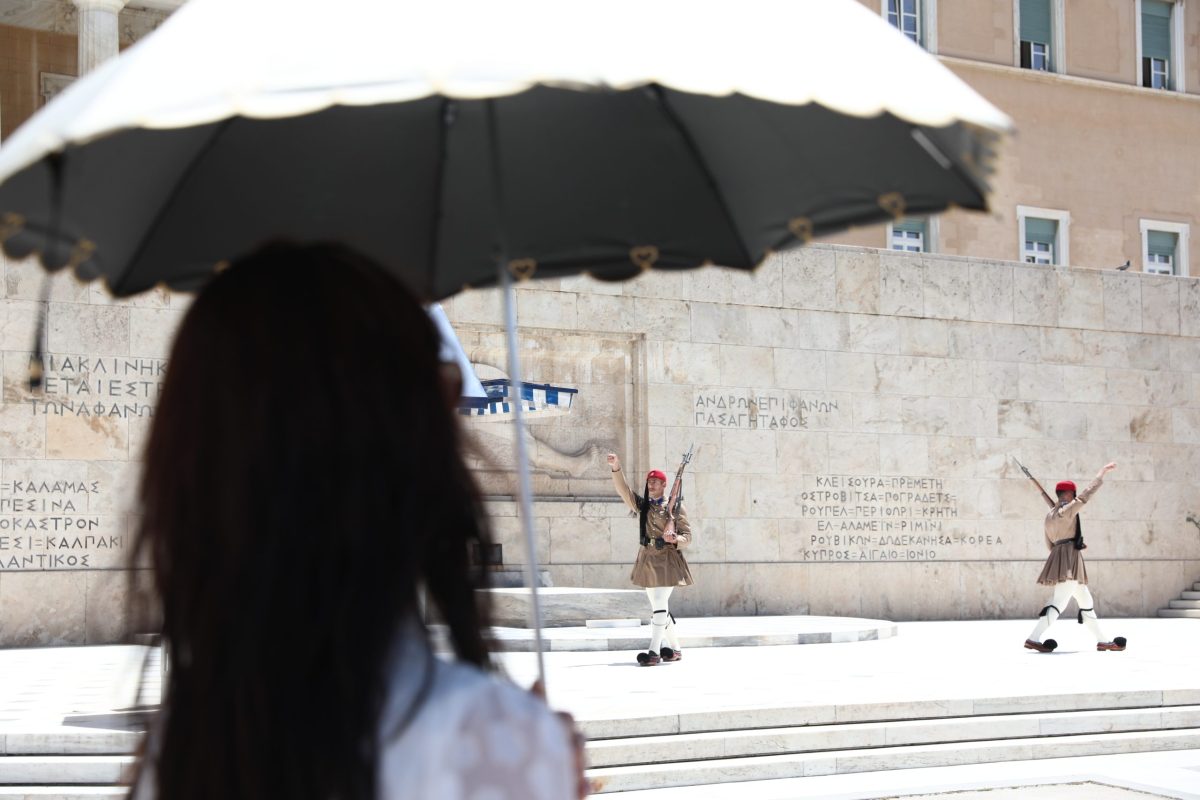Καιρός: Στους 40°C το Σαββατοκύριακο – Πότε κορυφώνεται η ζέστη