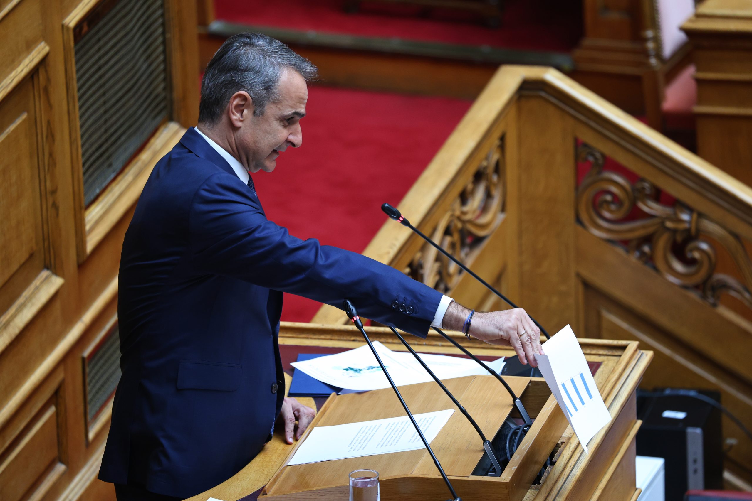 Μητσοτάκης: Μείωση 10 λεπτών στη βενζίνη και 5 στο ντίζελ έως τέλος Αυγούστου (vid)