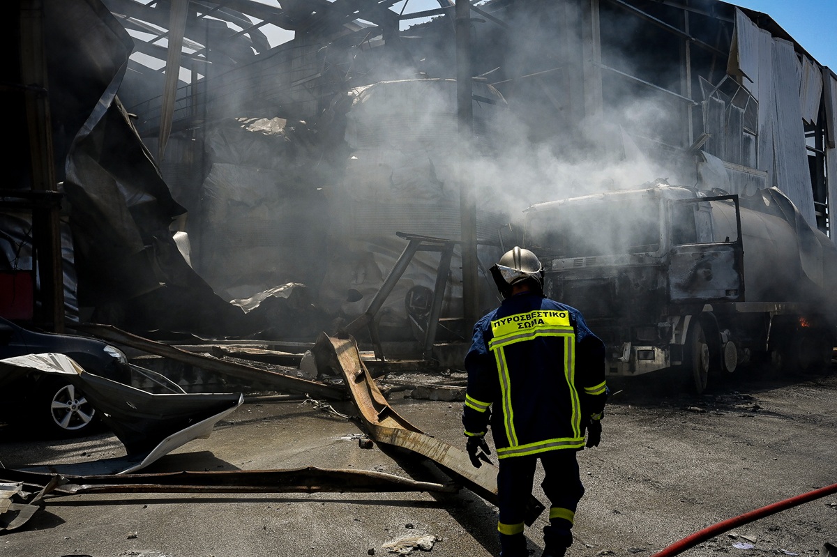 Κορινθία: Στον εισαγγελέα τρεις συλληφθέντες για τη φονική έκρηξη στο εργοστάσιο