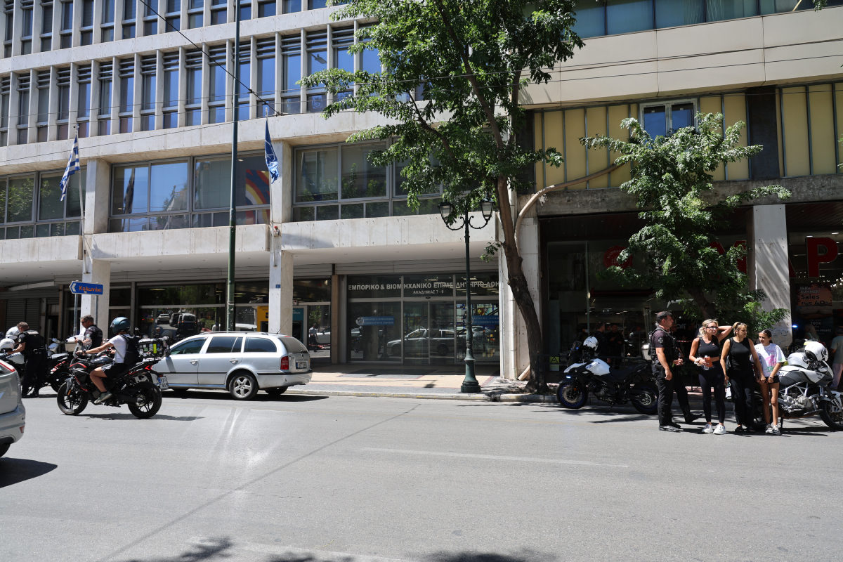 Συναγερμός στο ΕΒΕΑ έπειτα από τηλεφώνημα για βόμβα – Έρευνα από το ΤΕΕΜ