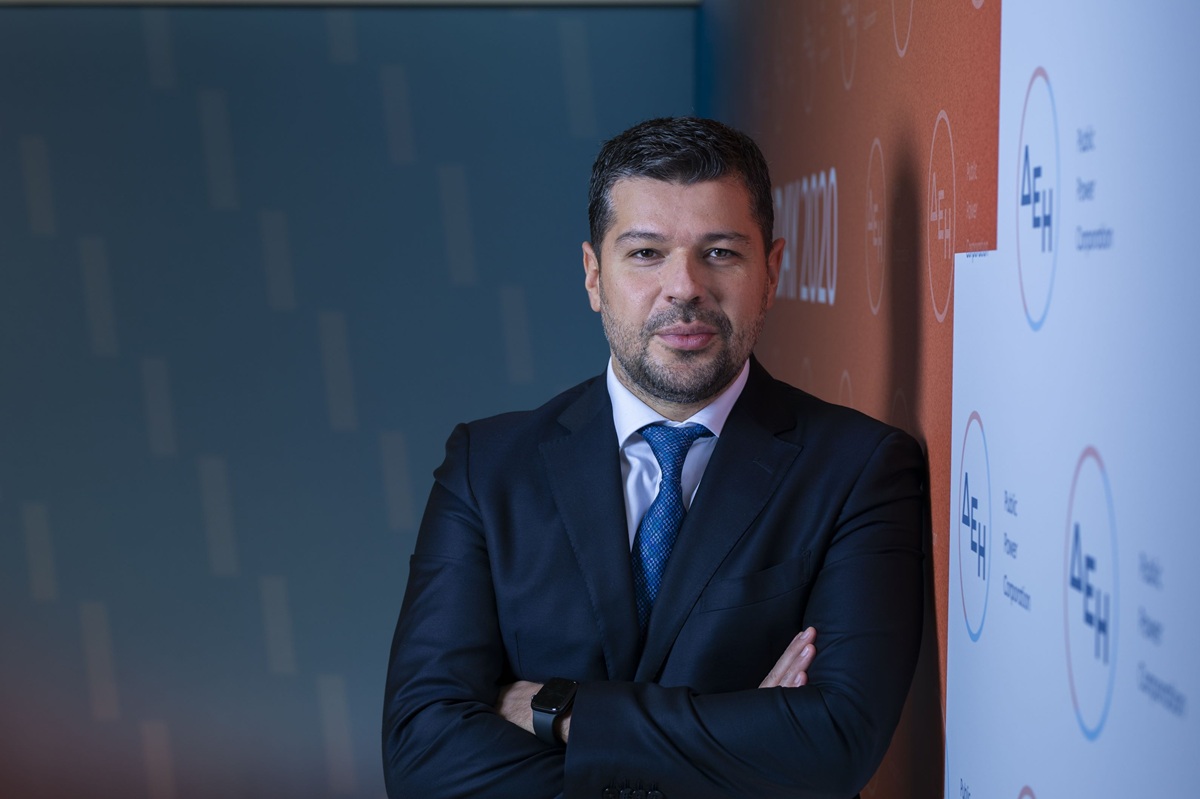 Η Fitch αναβαθμίζει τη ΔΕΗ σε «BB» με σταθερό outlook, βλέπει ισχυρότερη ανάπτυξη έως το 2030