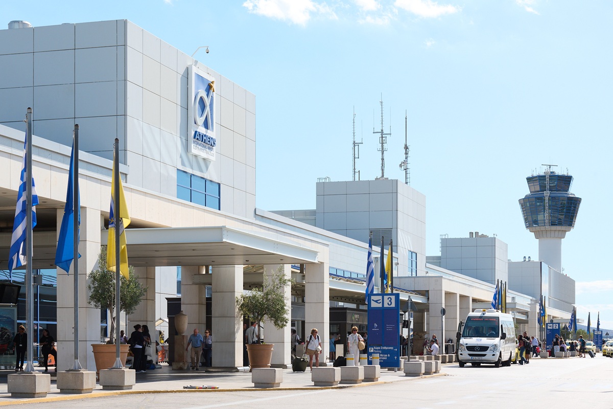 Επέστρεψε εκτάκτως στην Αθήνα πτήση της Olympic Air για Πάρο λόγω ένδειξης φωτιάς