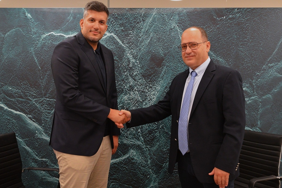 ICEYE-Adamant Composites: Στρατηγική συμφωνία για μαζική κατασκευή δορυφόρων στην Ελλάδα