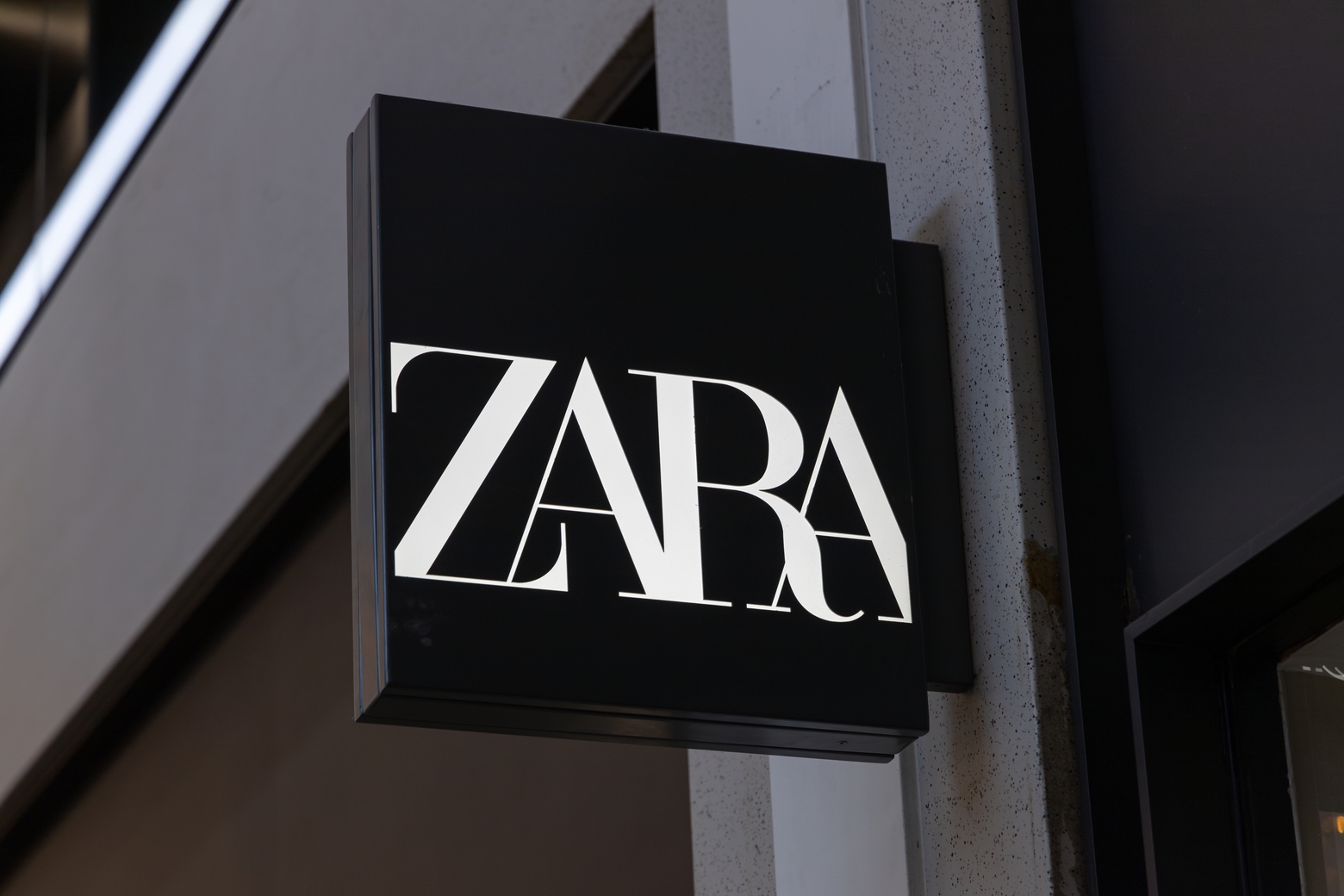Zara: Ρεκόρ πωλήσεων 837 εκατ. ευρώ στην Ελλάδα, αλλά πιέσεις στην κερδοφορία