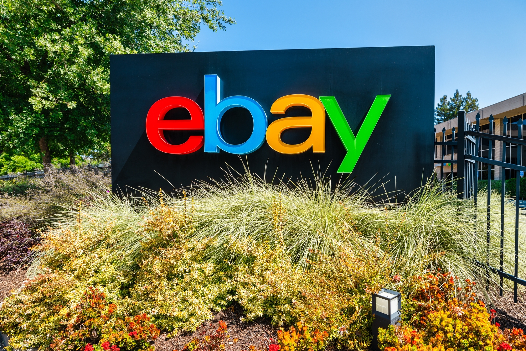 eBay: Συμβιβασμός 55,7 εκατ. δολαρίων για την υπόθεση παρενόχλησης δημοσιογράφων