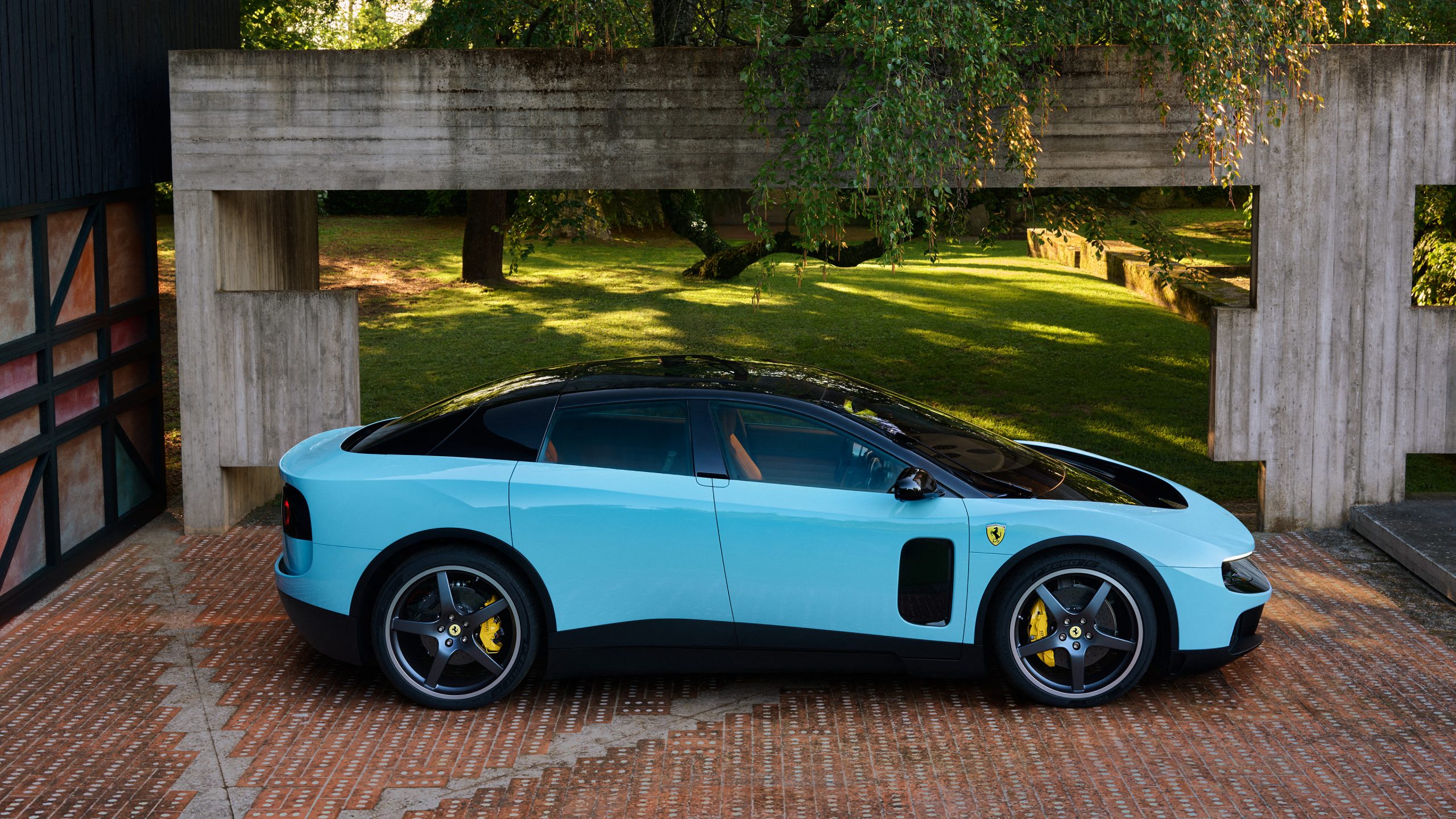 Ferrari: Ρεκόρ 40 εκατ. δολαρίων για το πρώτο ηλεκτρικό μοντέλο της