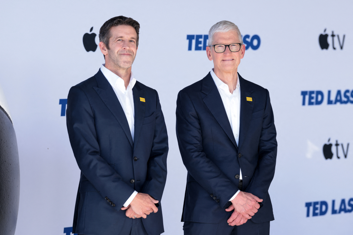 Apple: Ο Τζον Τέρνους διαδέχεται τον Τιμ Κουκ – Τα μεγάλα στοιχήματα σε AI, Κίνα και iPhone