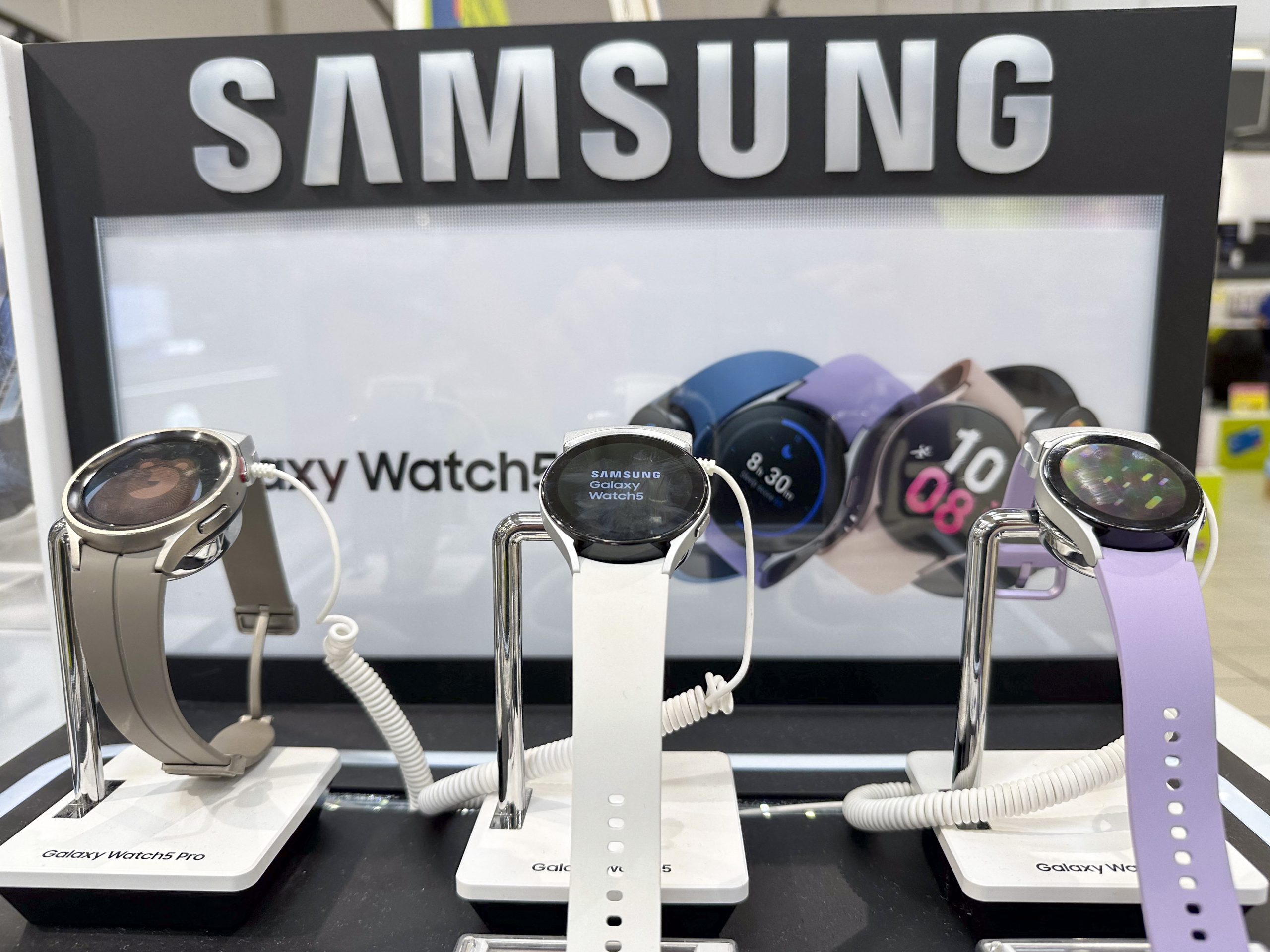 Samsung: Αποζημίωση 11,6 εκατ. δολαρίων στη Swatch για «αντίγραφα» ψηφιακών καντράν