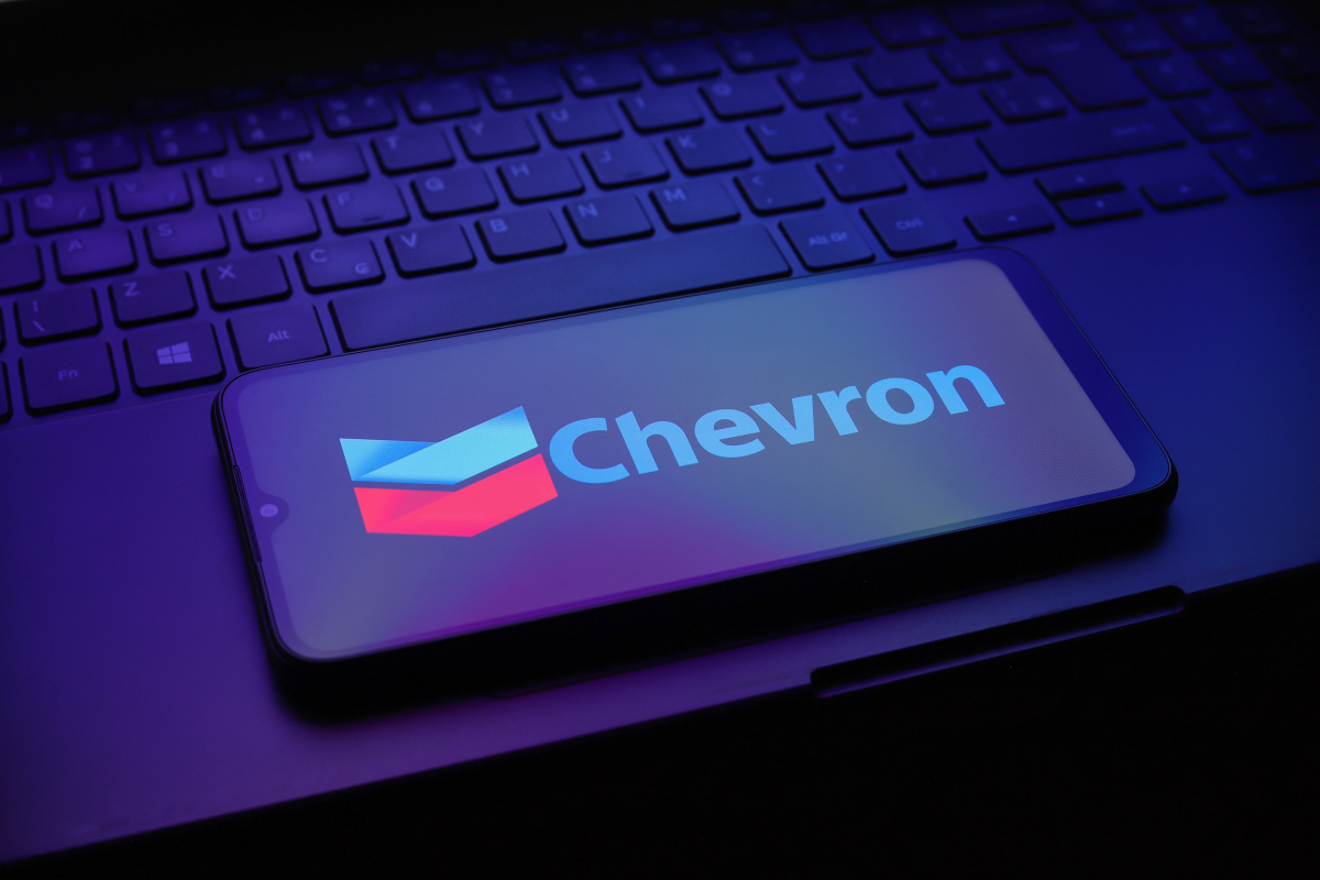 Chevron: Πώς η έκρηξη της ΤΝ μετατρέπει τον πετρελαϊκό κολοσσό σε ενεργειακό «παίκτη» των data centers