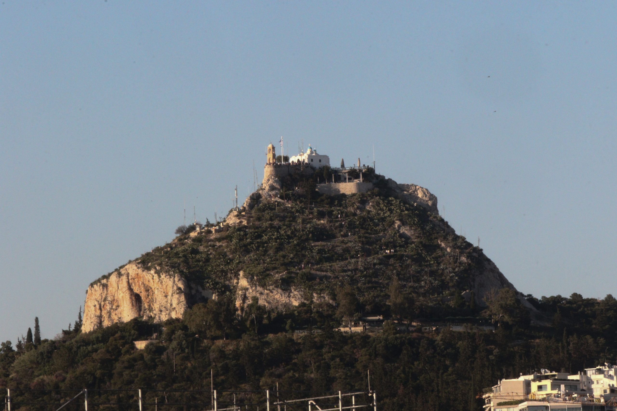 Λυκαβηττός: Ανοίγει ξανά από τα μεσάνυχτα – Συστάσεις από τον δήμο Αθηναίων