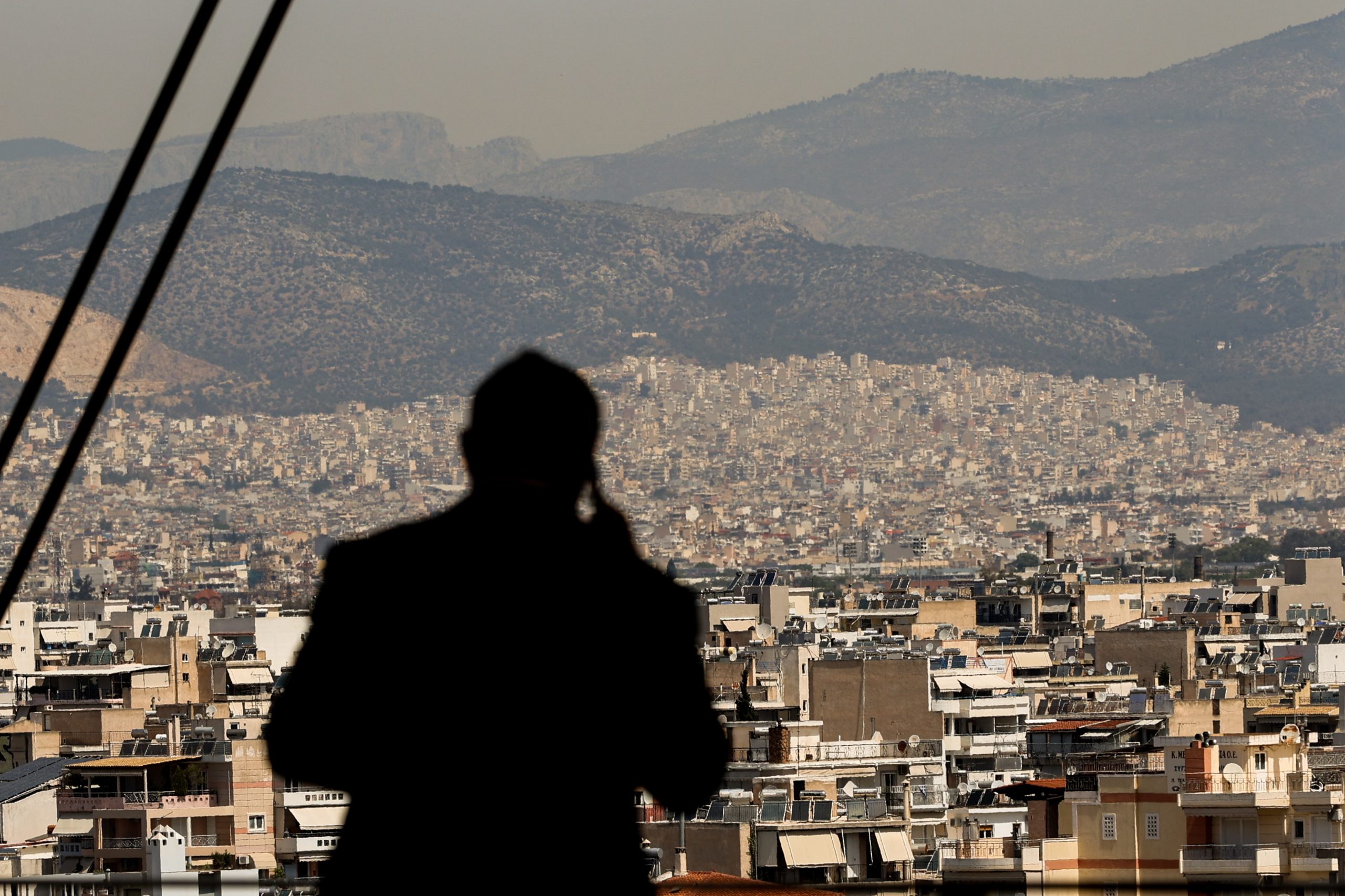 Golden Visa: Τι σημαίνει στην πράξη η πτώση των αιτήσεων