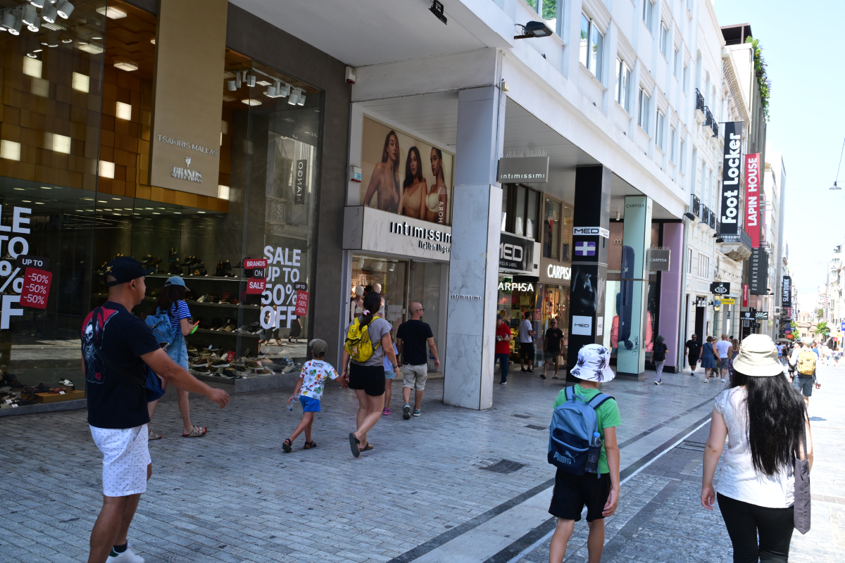 ΕΣΕΕ: Πτώση 6,1% στις πραγματικές πωλήσεις των μεγάλων επιχειρήσεων στο β’ τρίμηνο