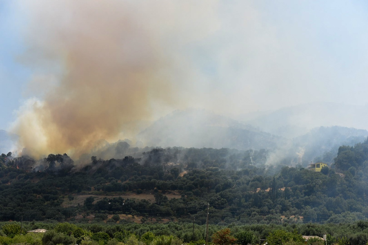 Πυρκαγιές: 33 συλλήψεις και πρόστιμα άνω των 70.000 ευρώ σε 5 ημέρες