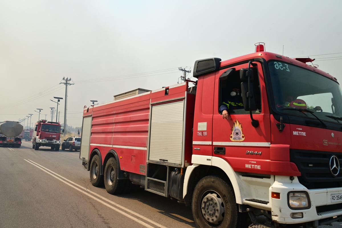 Φωτιά στη Δυτική Αττική: Έκτακτες κυκλοφοριακές ρυθμίσεις – Πού γίνονται εκτροπές