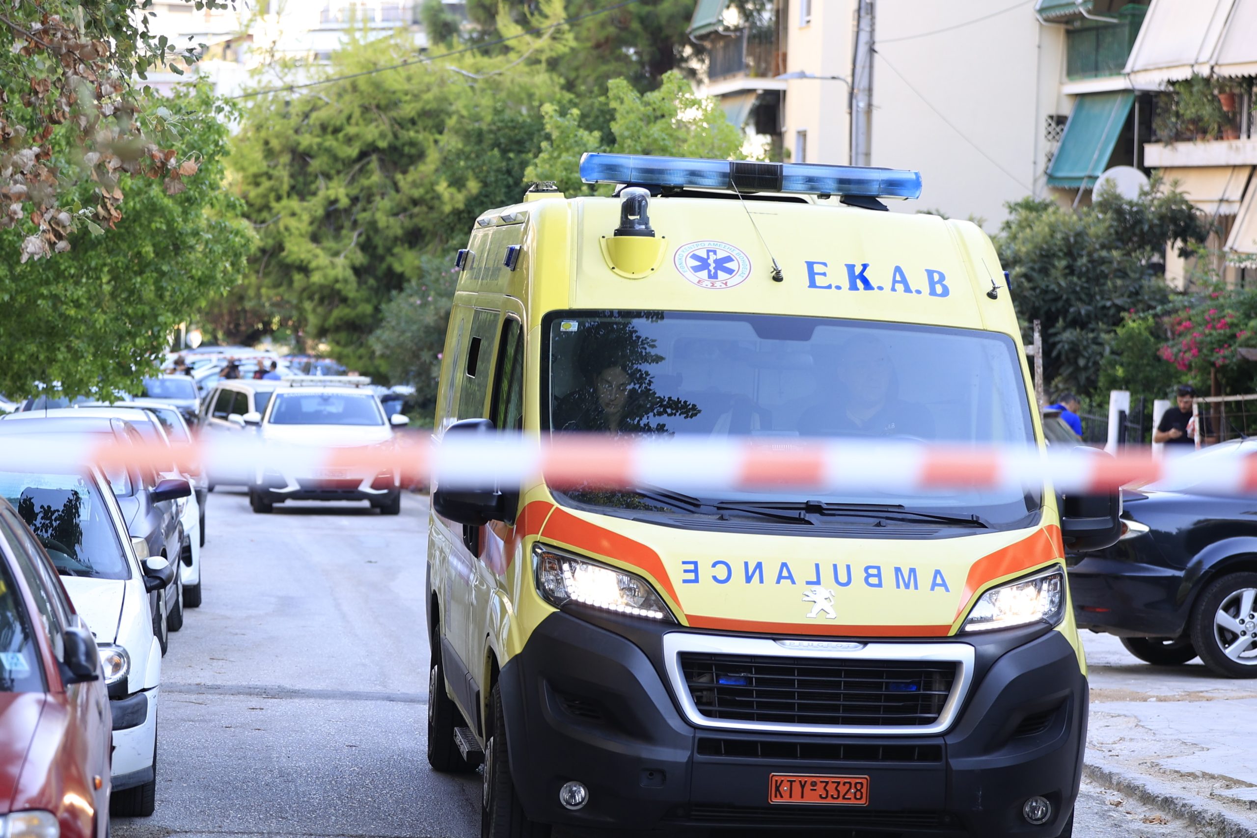 Τροχαίο στη Λεωφόρο Φυλής: Νεκρή 17χρονη – Πέντε άτομα επέβαιναν στο ΙΧ που προσέκρουσε σε κολώνα