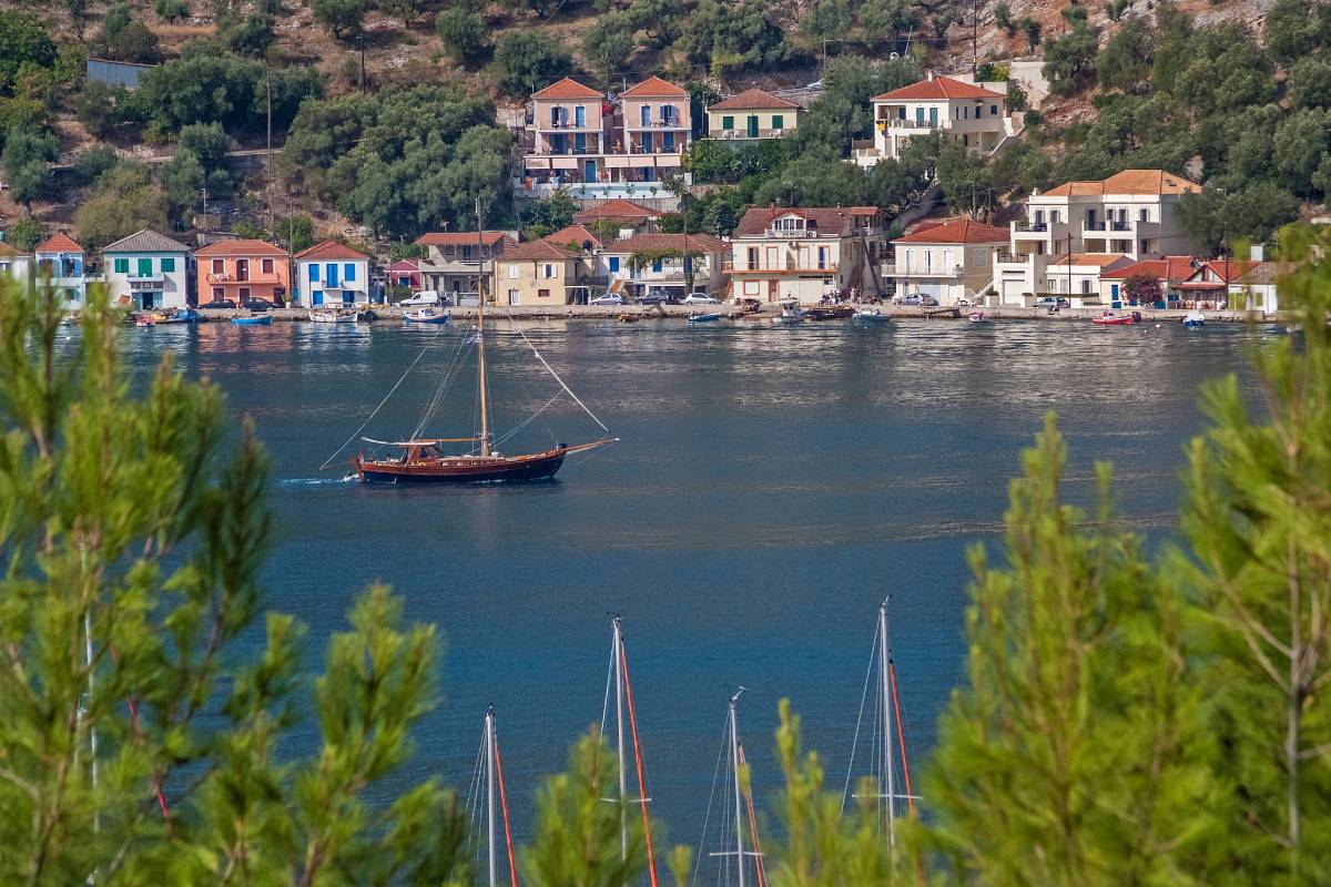 Από το «Απέραντο Γαλάζιο» στην «Οδύσσεια» του Νόλαν: Πώς οι ταινίες φέρνουν τουρίστες στην Ελλάδα