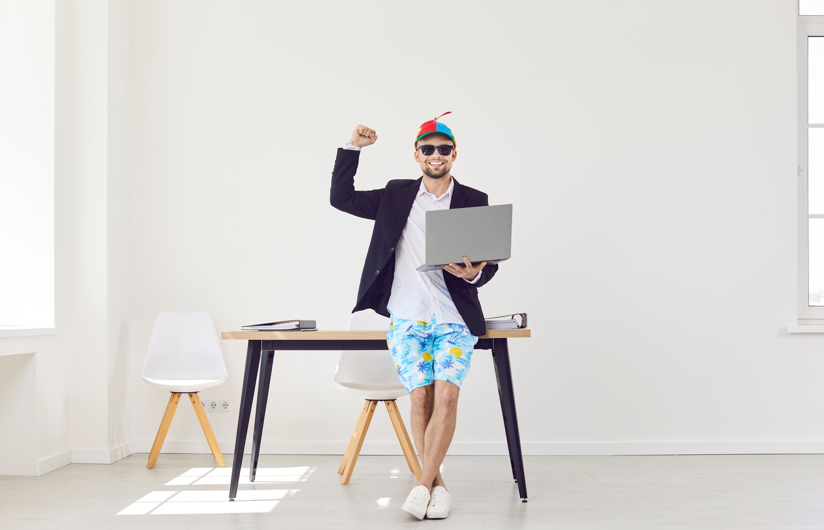 Πώς η Gen Z αλλάζει τους κανόνες του dress code στο γραφείο