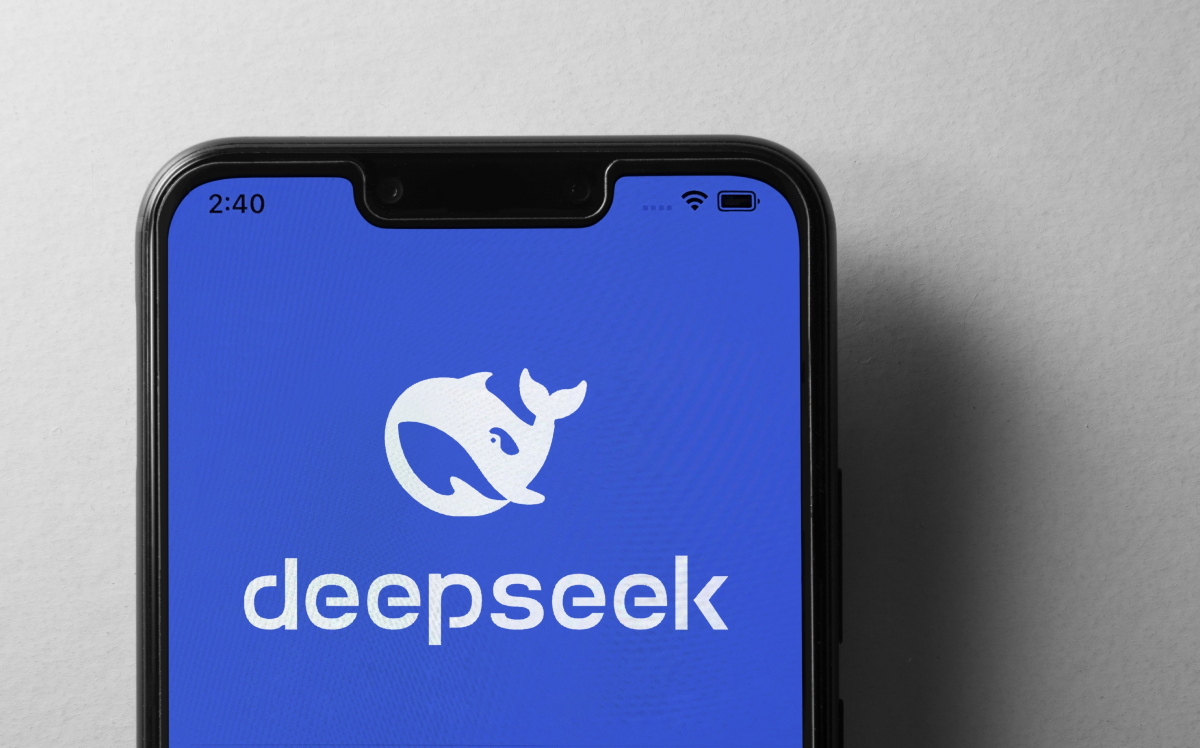 DeepSeek: Το νέο μοντέλο AI είναι πάνω από 100 φορές φθηνότερο από το Claude Fable 5