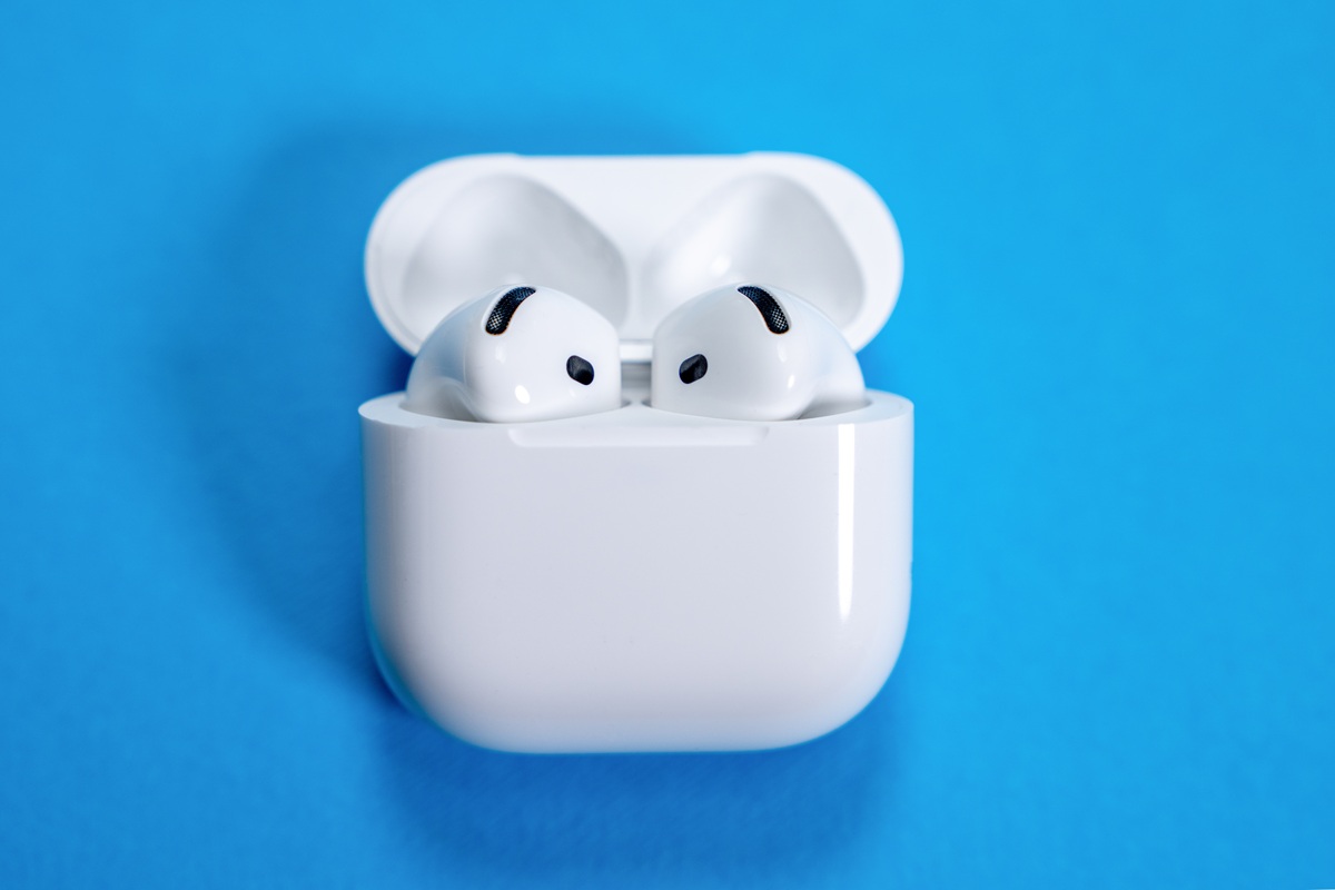 Γιατί τα νέα AirPods της Apple μπορεί να απαγορευτούν σε γραφεία και γυμναστήρια