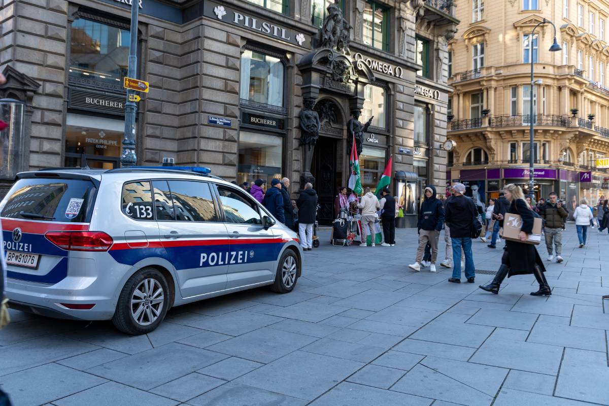 Βιέννη: Θεαματική ληστεία σε μουσείο – Άρπαξαν διαμαντένιο κολιέ 200 καρατίων