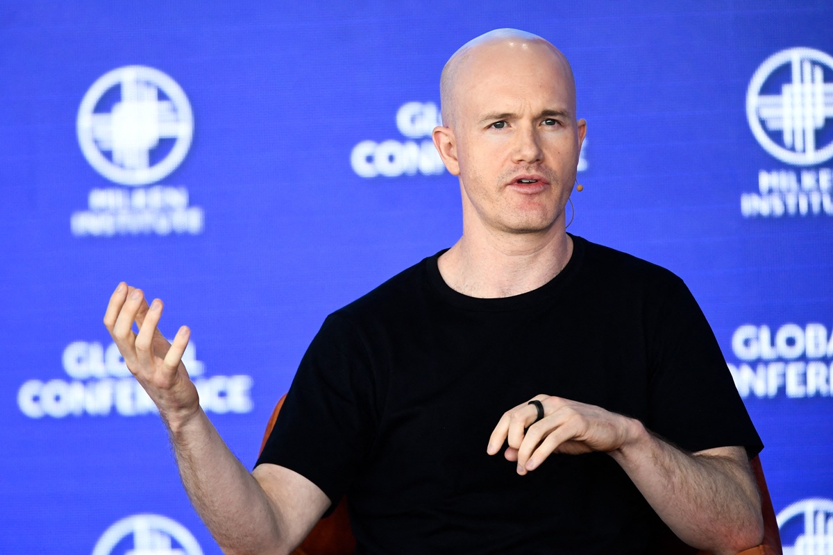 Ο δισεκατομμυριούχος CEO της Coinbase υποστηρίζει ότι η φιλανθρωπία μπορεί να κάνει περισσότερο κακό παρά καλό