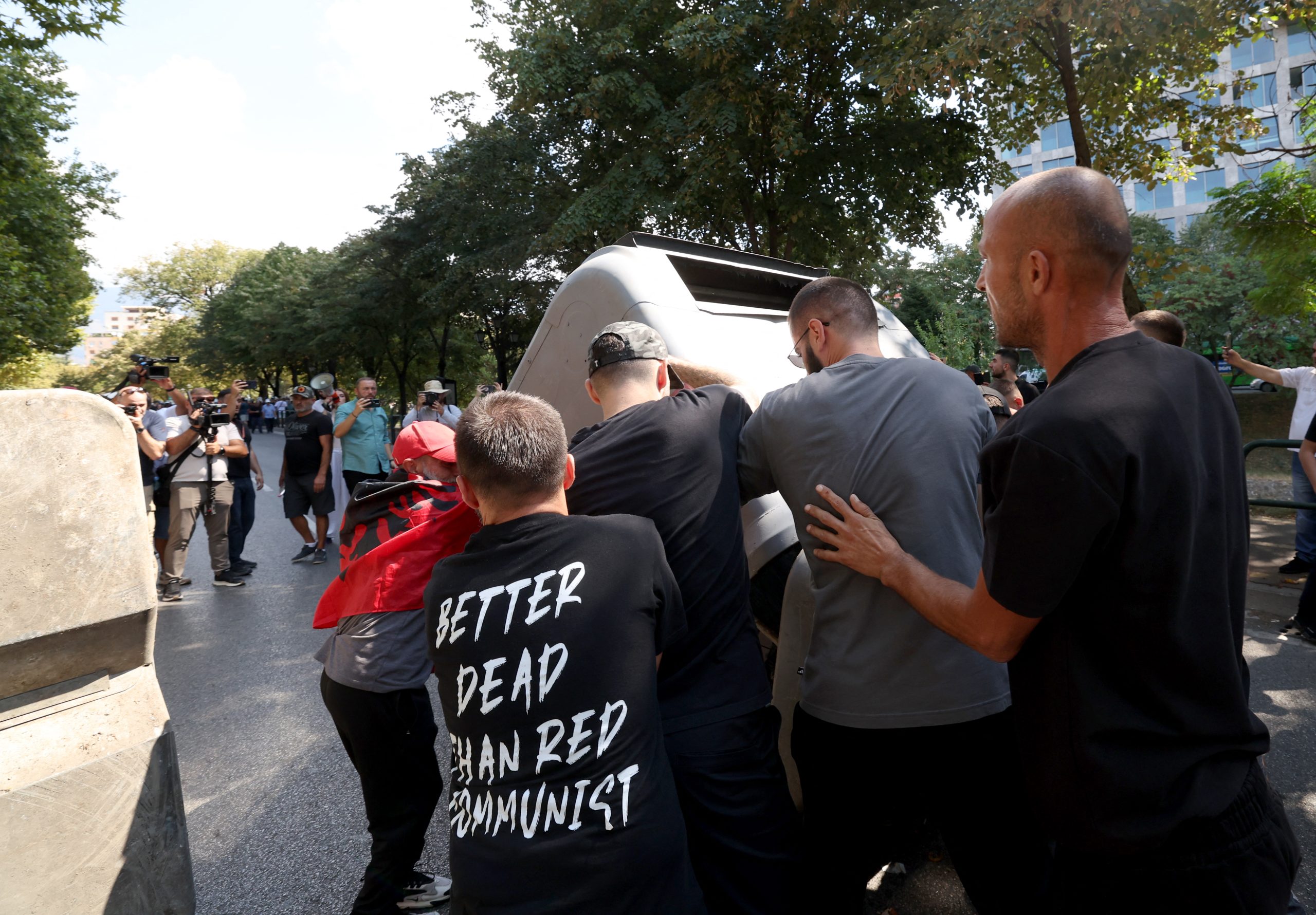 Στους δρόμους οι Ευρωπαίοι για τα ακριβά καύσιμα – Μέτρα στήριξης σε Γαλλία, Γερμανία και Ιταλία