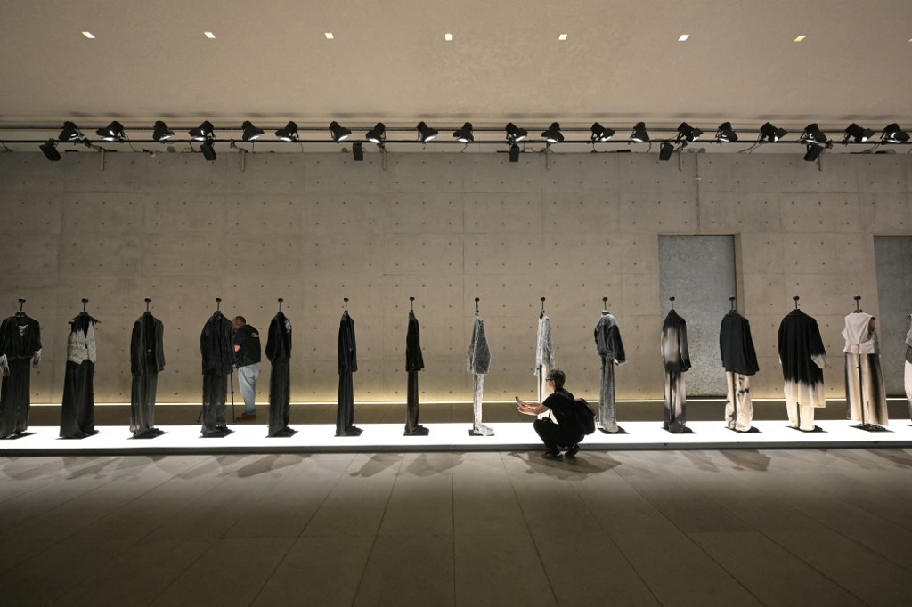 Η επόμενη ημέρα της Armani: Τρεις υποψήφιοι επενδυτές και ένα δύσκολο παζάρι αποτίμησης