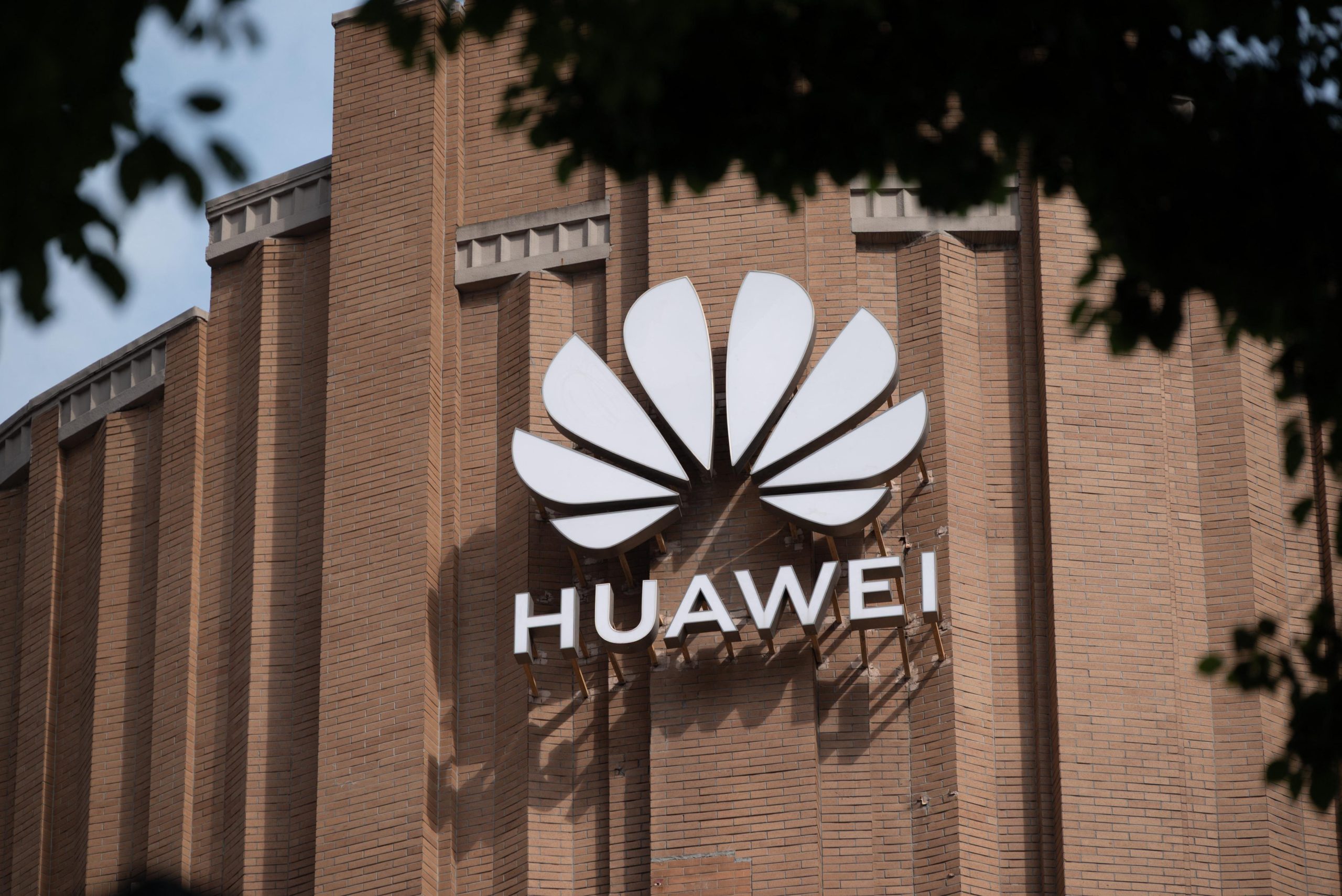 Huawei: Ο τεχνολογικός κολοσσός δικάζεται στις ΗΠΑ για κλοπή τεχνολογίας