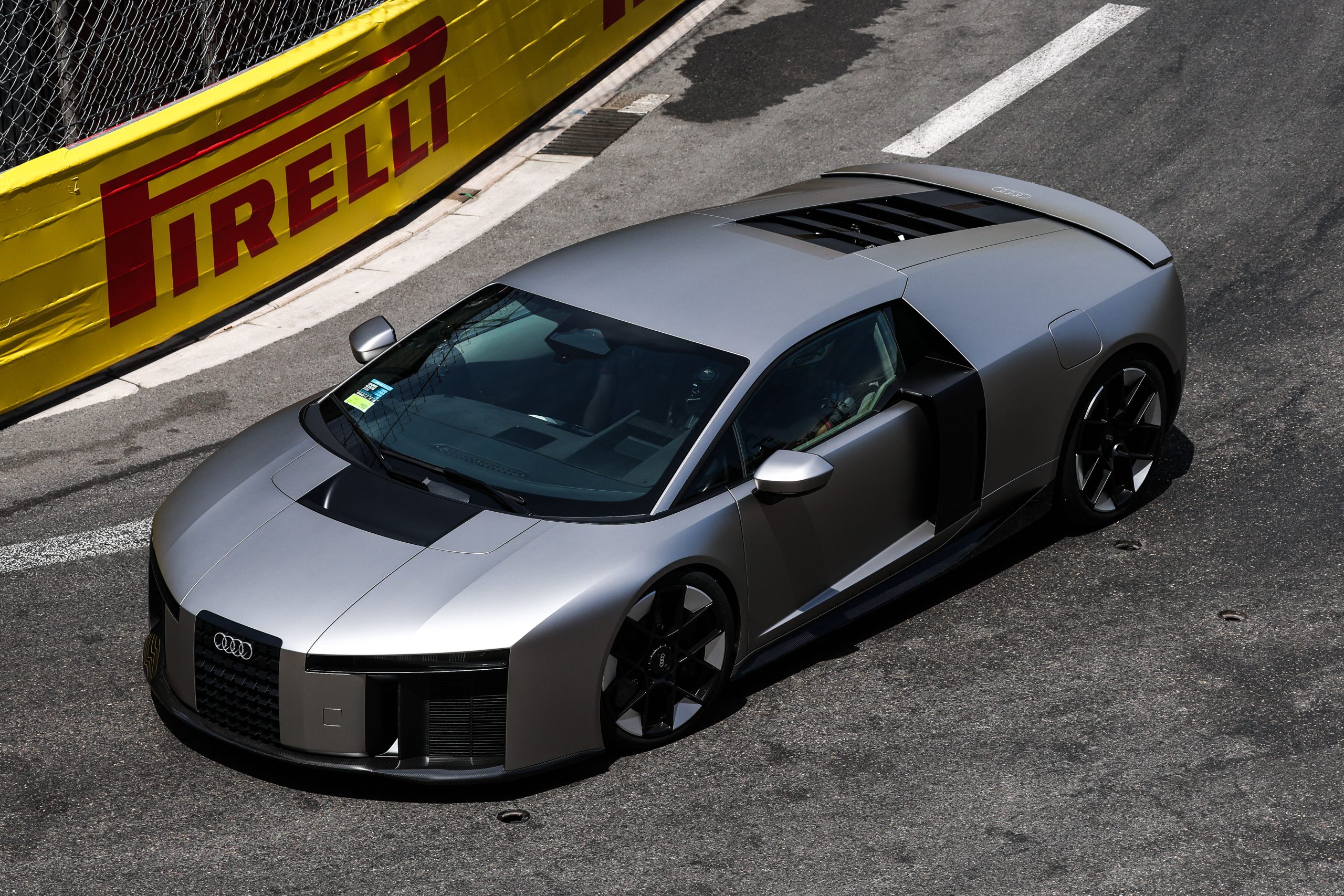 Το supercar των 700.000 δολαρίων που αποκαλύπτει τι θέλουν πραγματικά οι πλούσιοι οδηγοί