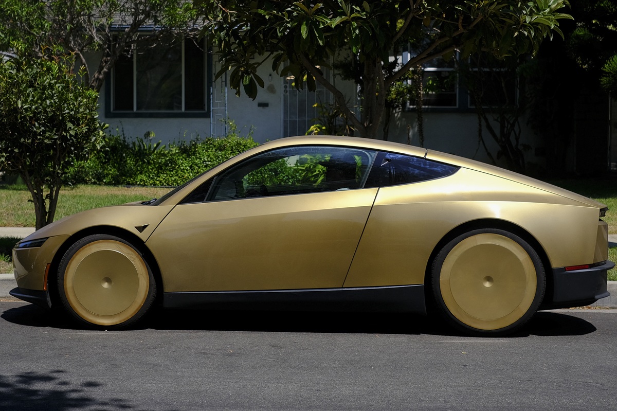 Tesla Cybercab: Στους δρόμους το πρώτο αυτόνομο ταξί χωρίς τιμόνι – Πώς είναι η εμπειρία