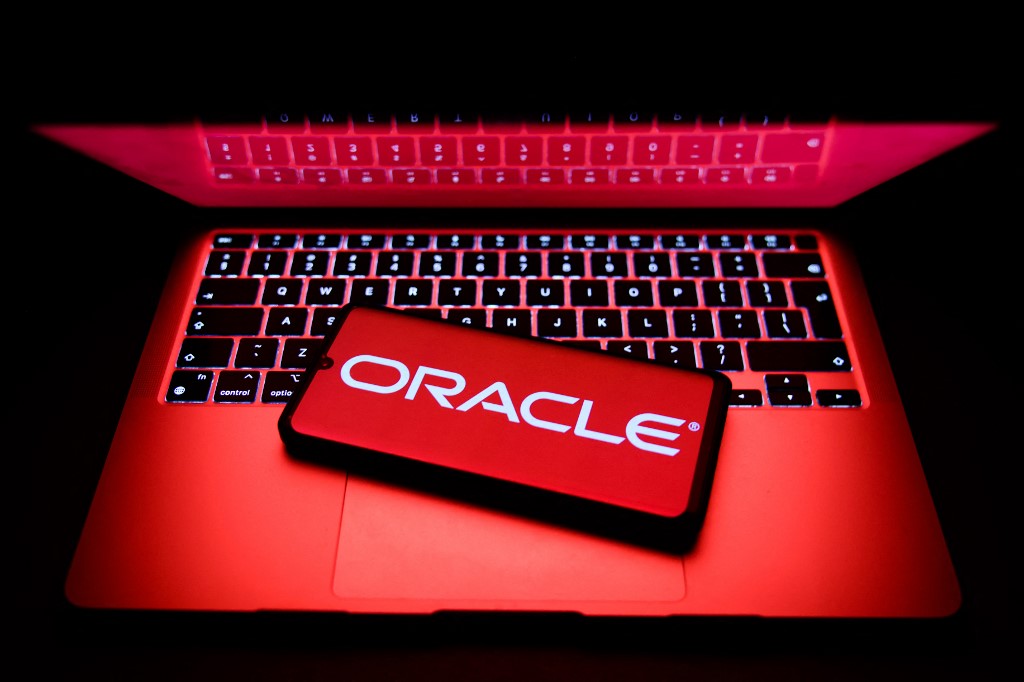 Η τεχνητή νοημοσύνη αλλάζει την Oracle: 21.000 λιγότεροι εργαζόμενοι μέσα σε έναν χρόνο