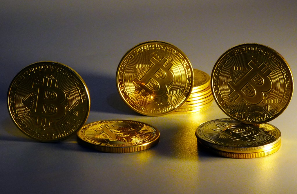 Crypto: Το διπλό «χτύπημα» στο Bitcoin από Γερουσία και Fed