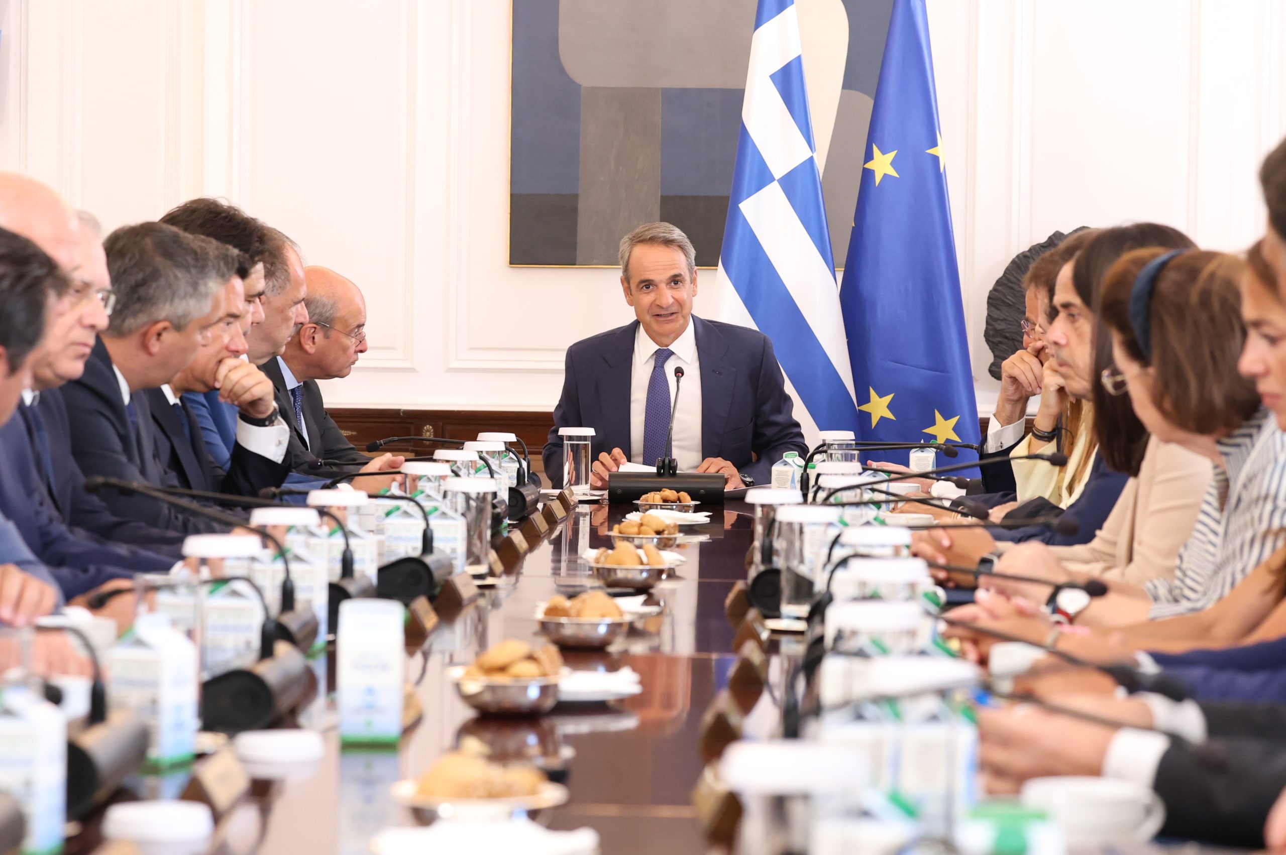 Υπουργικό Συμβούλιο: Συνεδριάζει αύριο με εισόδημα, προσλήψεις και social media ανηλίκων στην ατζέντα