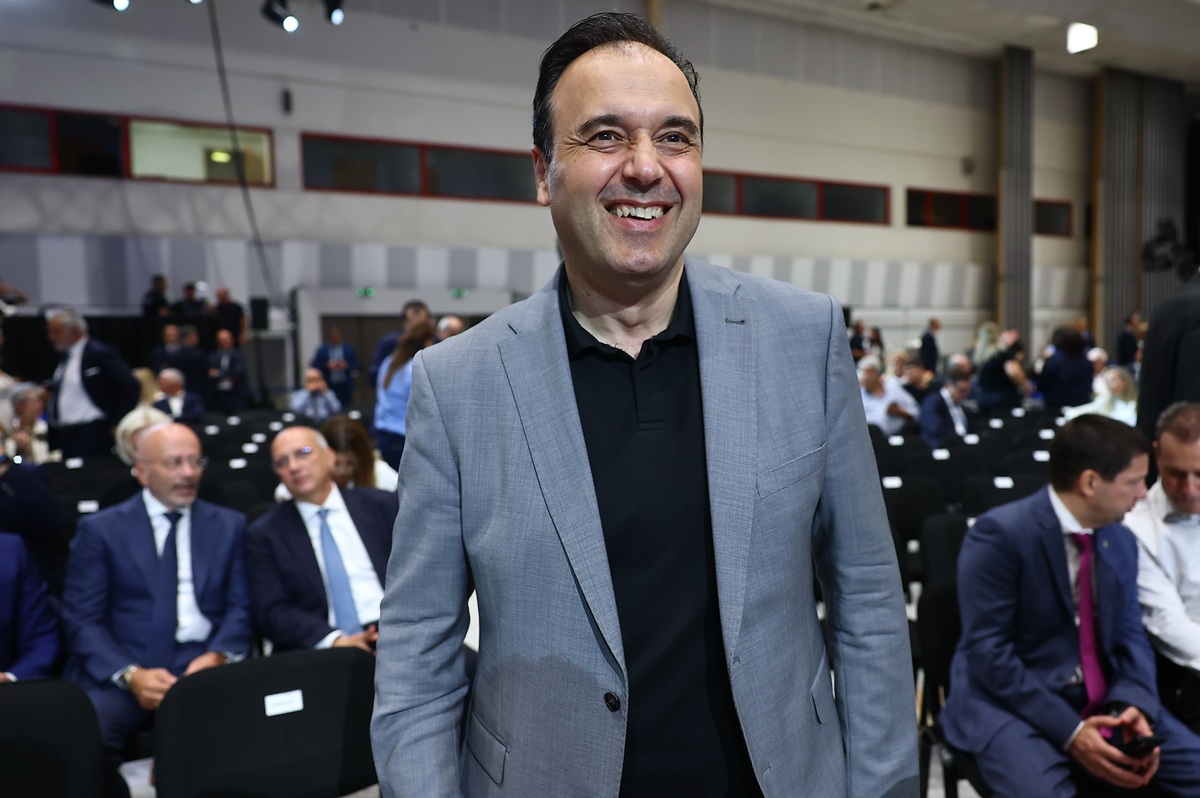 Παπαστεργίου από ΔΕΘ: «Μπλόκο» στα social media για τους κάτω των 15 ετών – Έρχεται το Kids Wallet