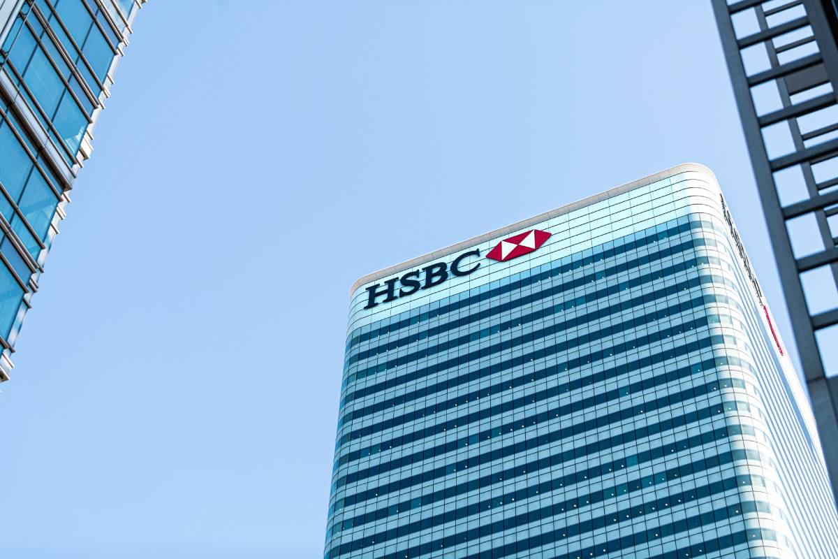 HSBC: Γιατί οι ελληνικές τράπεζες παραμένουν στο ραντάρ των διεθνών κεφαλαίων